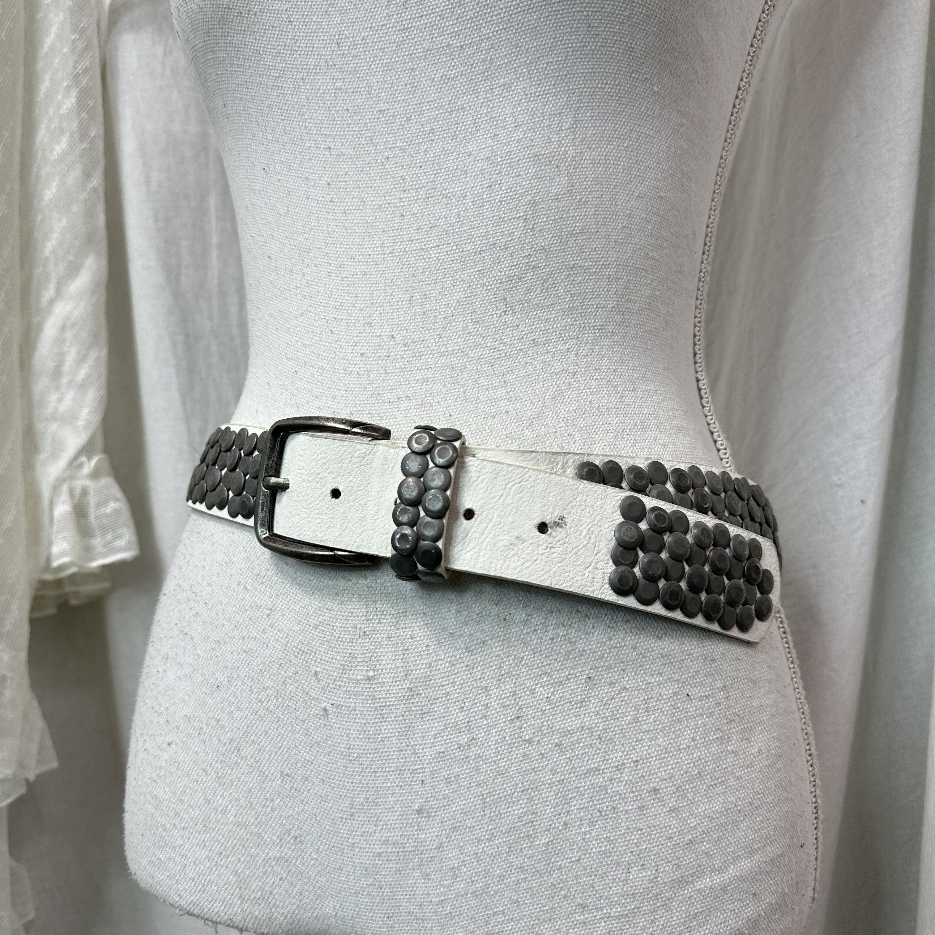 Vintage Vintage Avant Garde Grunge Leather Studded Belt 00s Size ONE SIZE - 1 Thumbnail