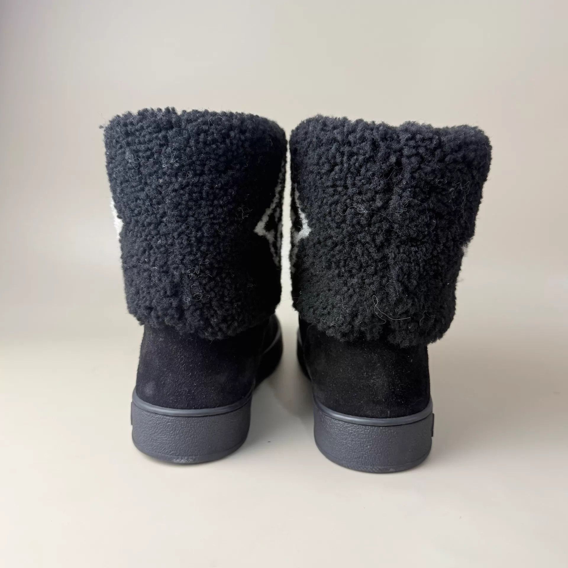 Louis Vuitton Louis Vuitton b&w teddy monogram short boots 35 99 new Size US 4.5 / IT 34.5 - 3 Thumbnail