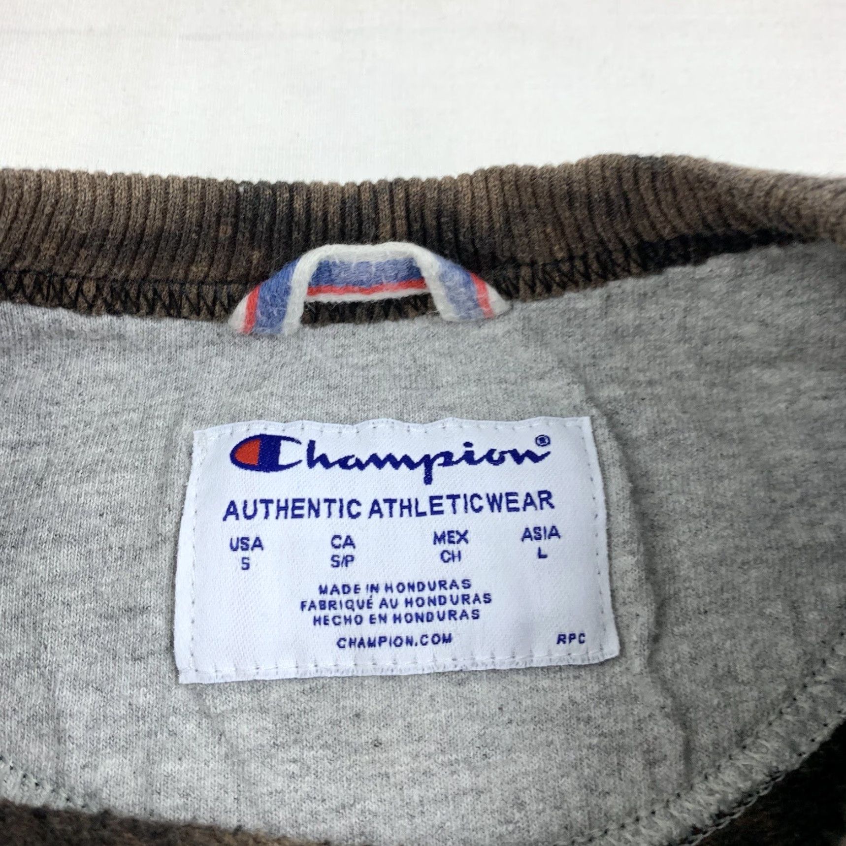 Champion VINTAGE Champion Sweatshirt Men Small Black Bleach Dyed Crewneck Pullover Y2K Grunge Size US S / EU 44-46 / 1 - 3 Thumbnail
