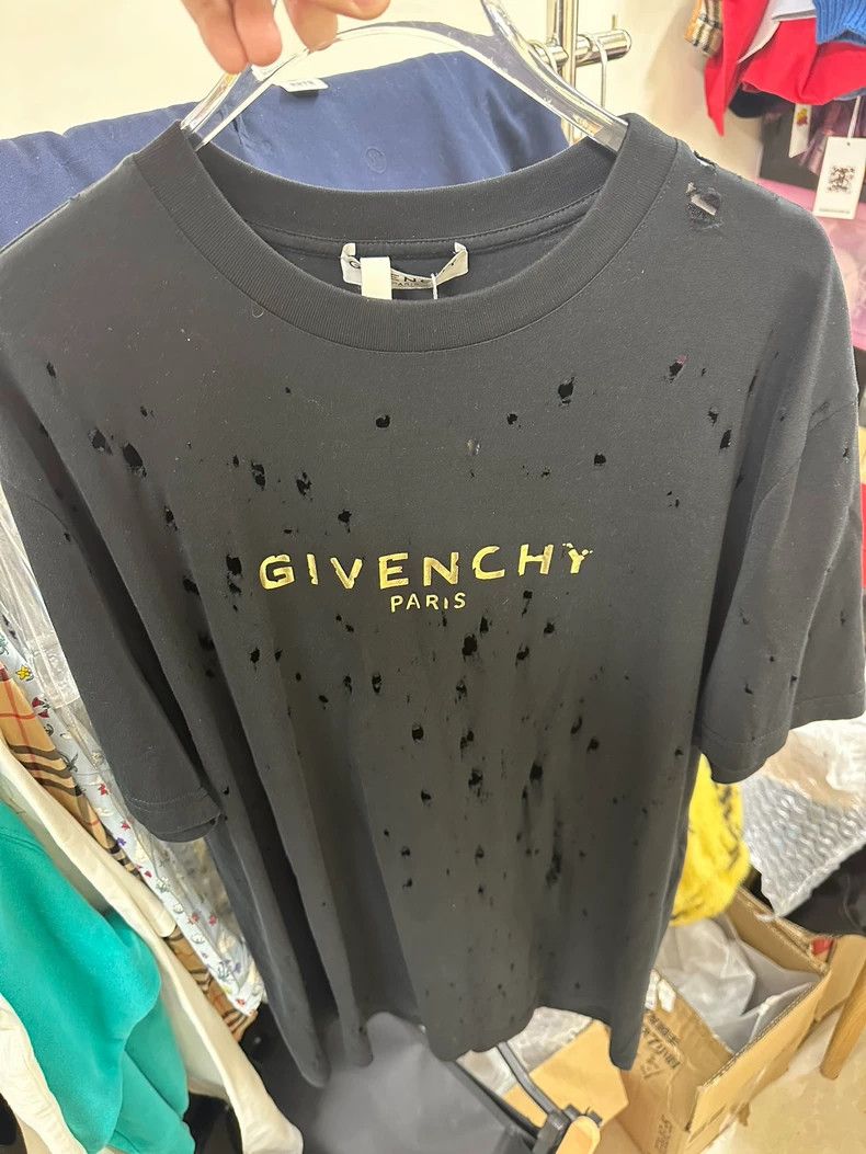 Givenchy Givenchy Gold Ripped Short-Sleeve T-Shirt Size US S / EU 44-46 / 1 - 1 Thumbnail