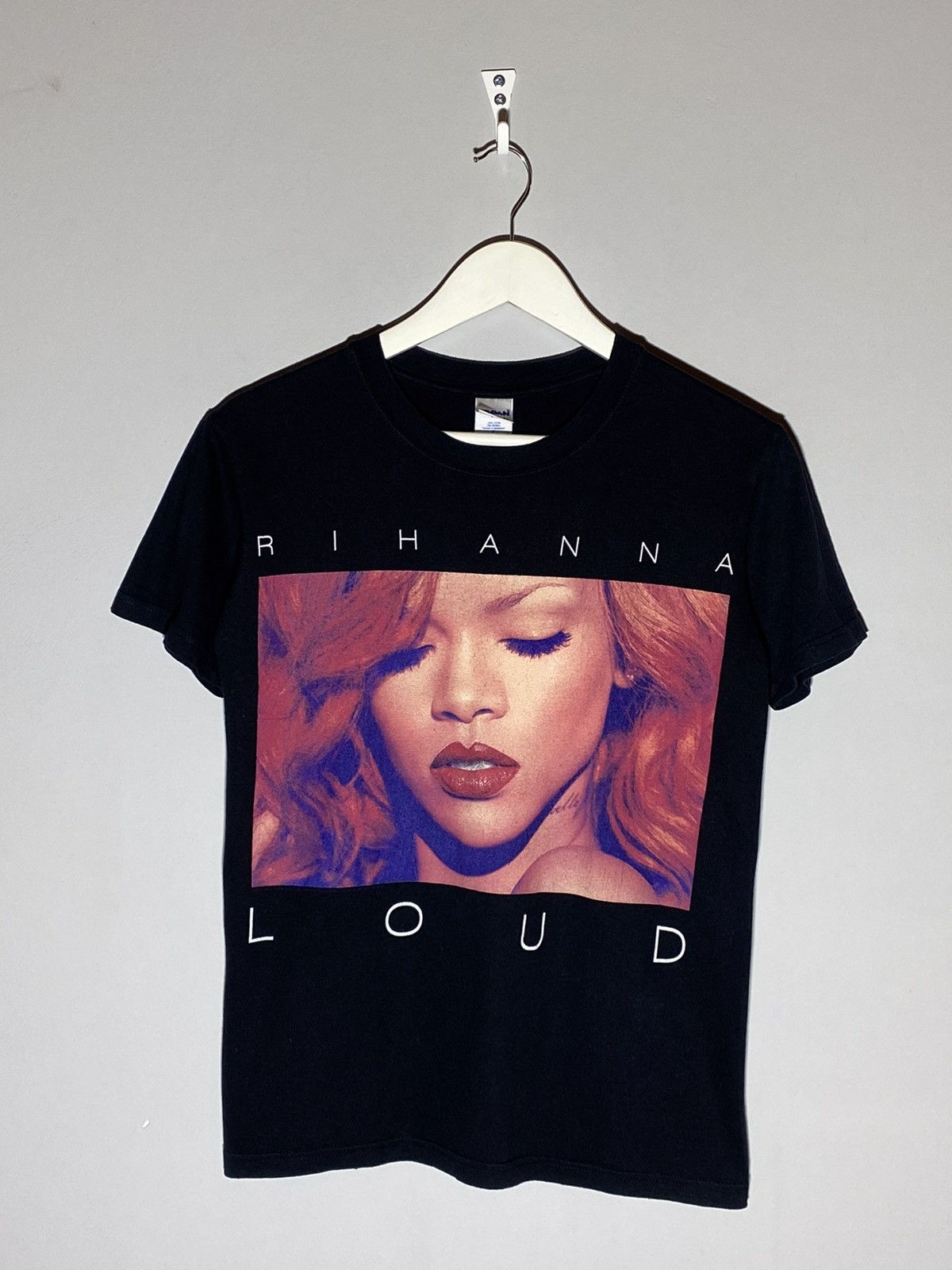 Band Tees × Rihanna × Vintage Rihanna T-shirt Loud Tour Tee | Grailed