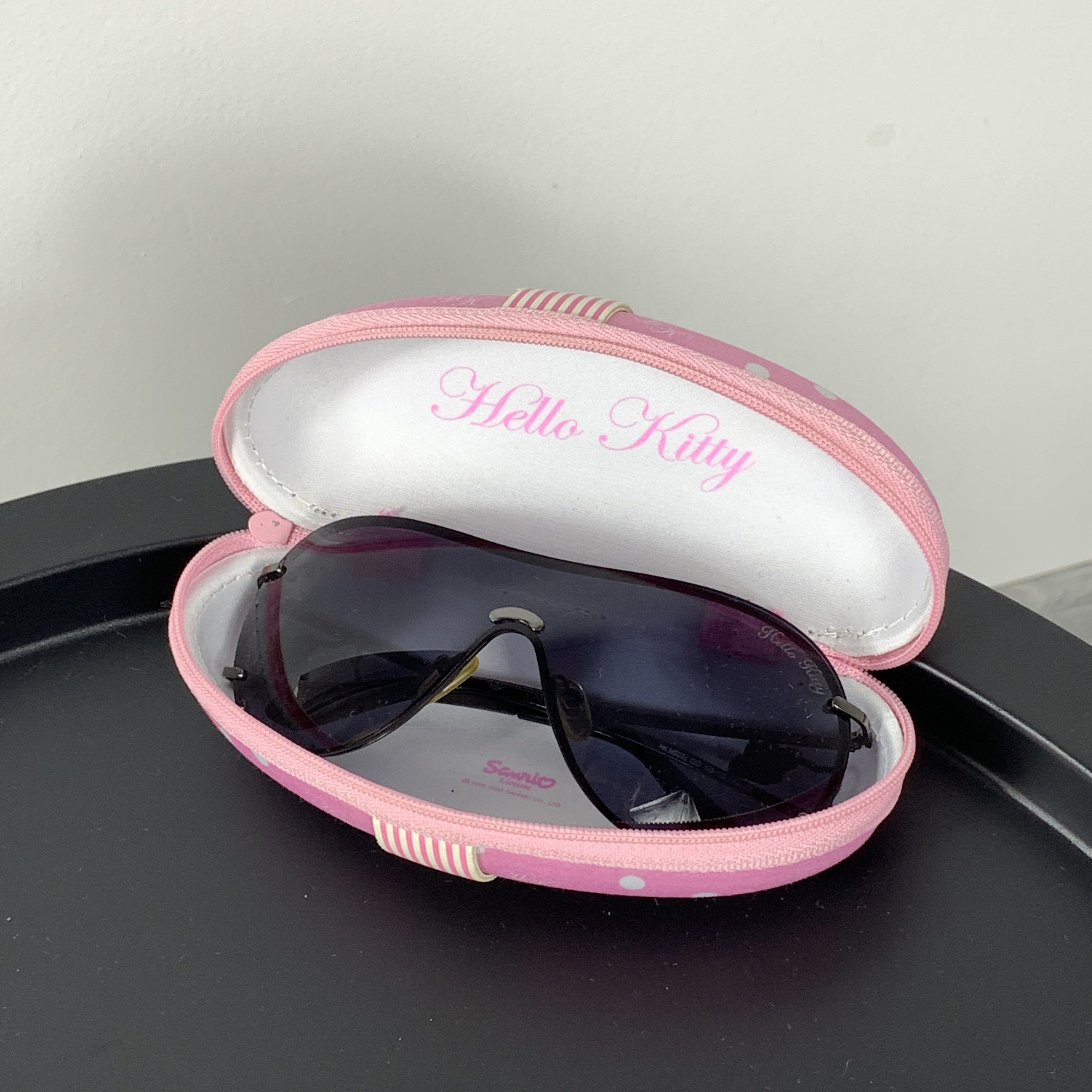Vintage Y2K Hello Kitty SLAY Women's Sunglasses Glasses With Case Size ONE SIZE - 1 Thumbnail