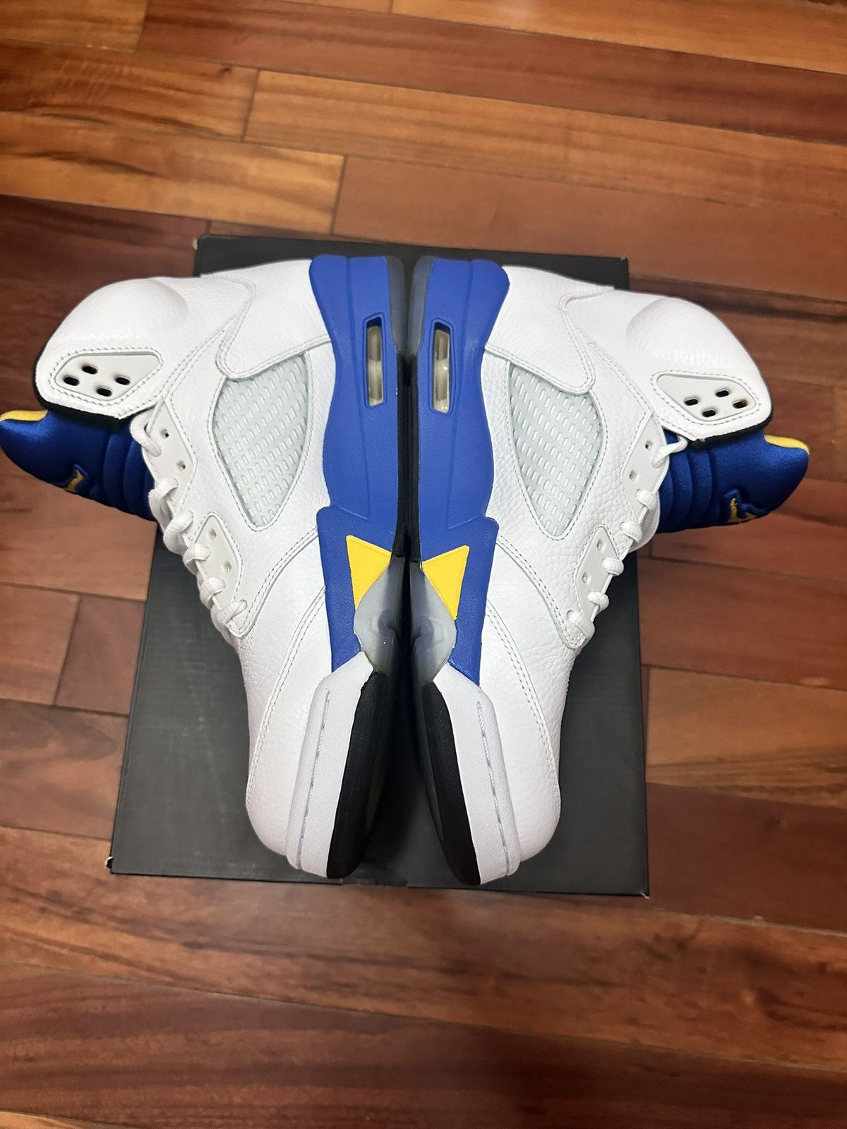 Jordan Brand × Nike Air Jordan 5 Laney Size US 9.5 / EU 42-43 - 4 Thumbnail