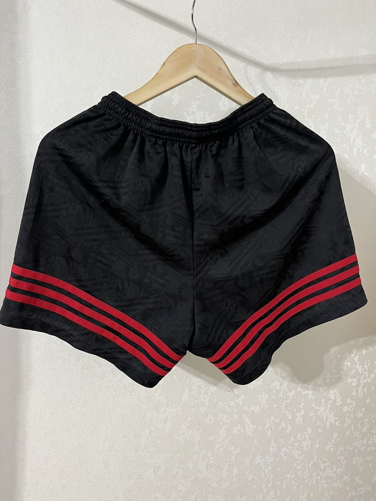 Adidas Adidas All Overprinted Vintage 90s Shorts Size US 32 / EU 48 - 2 Thumbnail