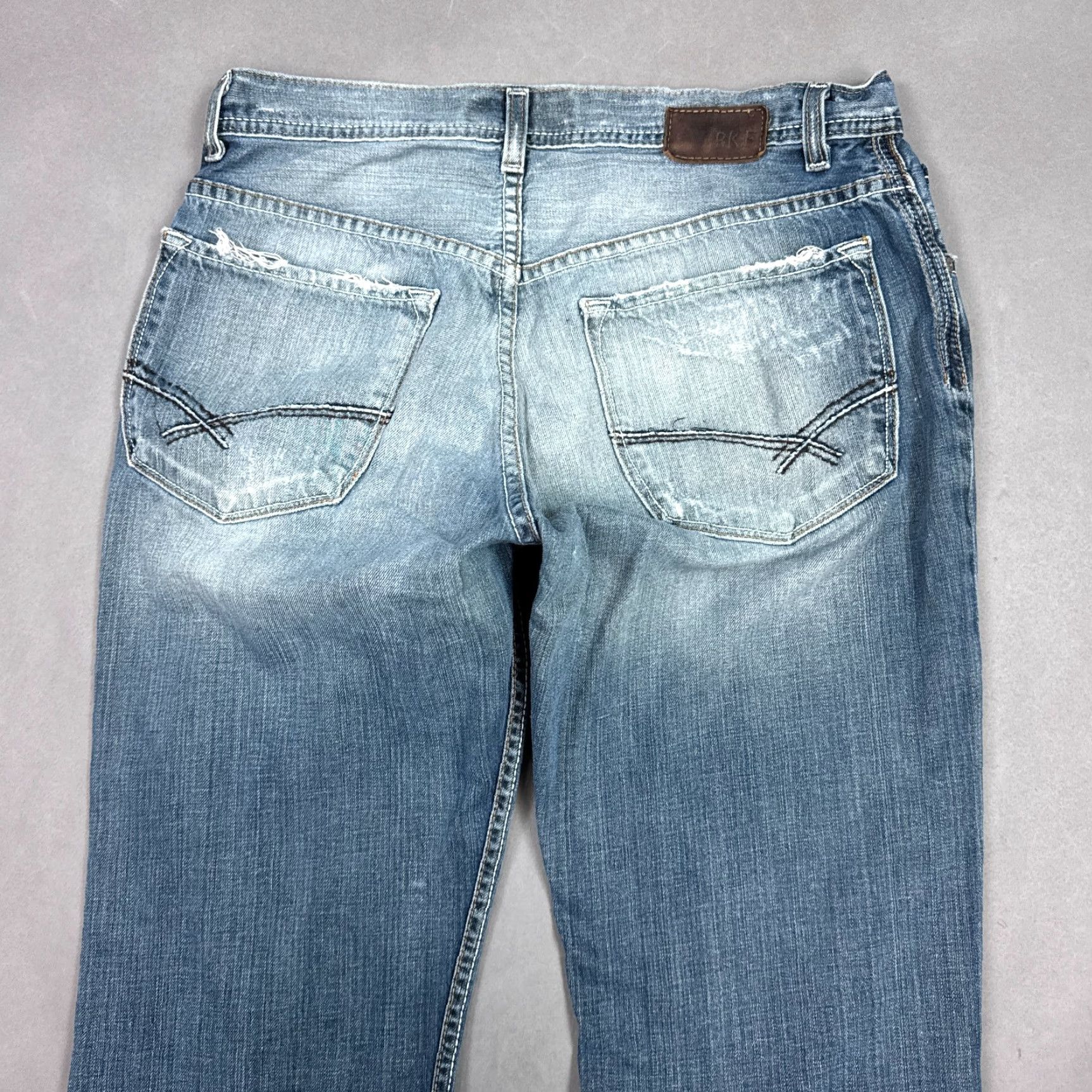 Vintage VINTAGE Buckle BKE Jeans Mens 34x34 Blue Derek Boot Faded Washed Out 31x34 Buckle BKE Denim Jeans 5-Pocket Mens Regular Mid Rise Blue 34x34 Size US 31 - 4 Thumbnail