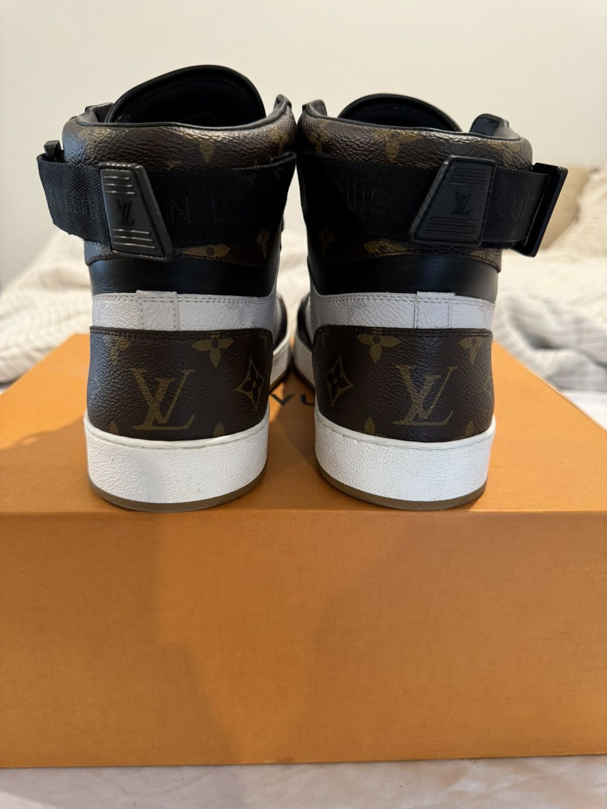 Louis Vuitton Louis Vuitton high top Size US 10.5 / EU 43-44 - 4 Thumbnail