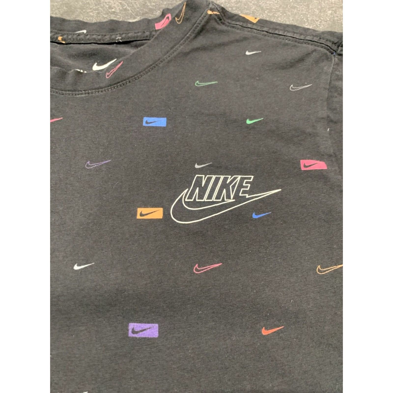 Nike Nike Black Multicolor Graphic T-Shirt Men's Small Size US S / EU 44-46 / 1 - 3 Thumbnail
