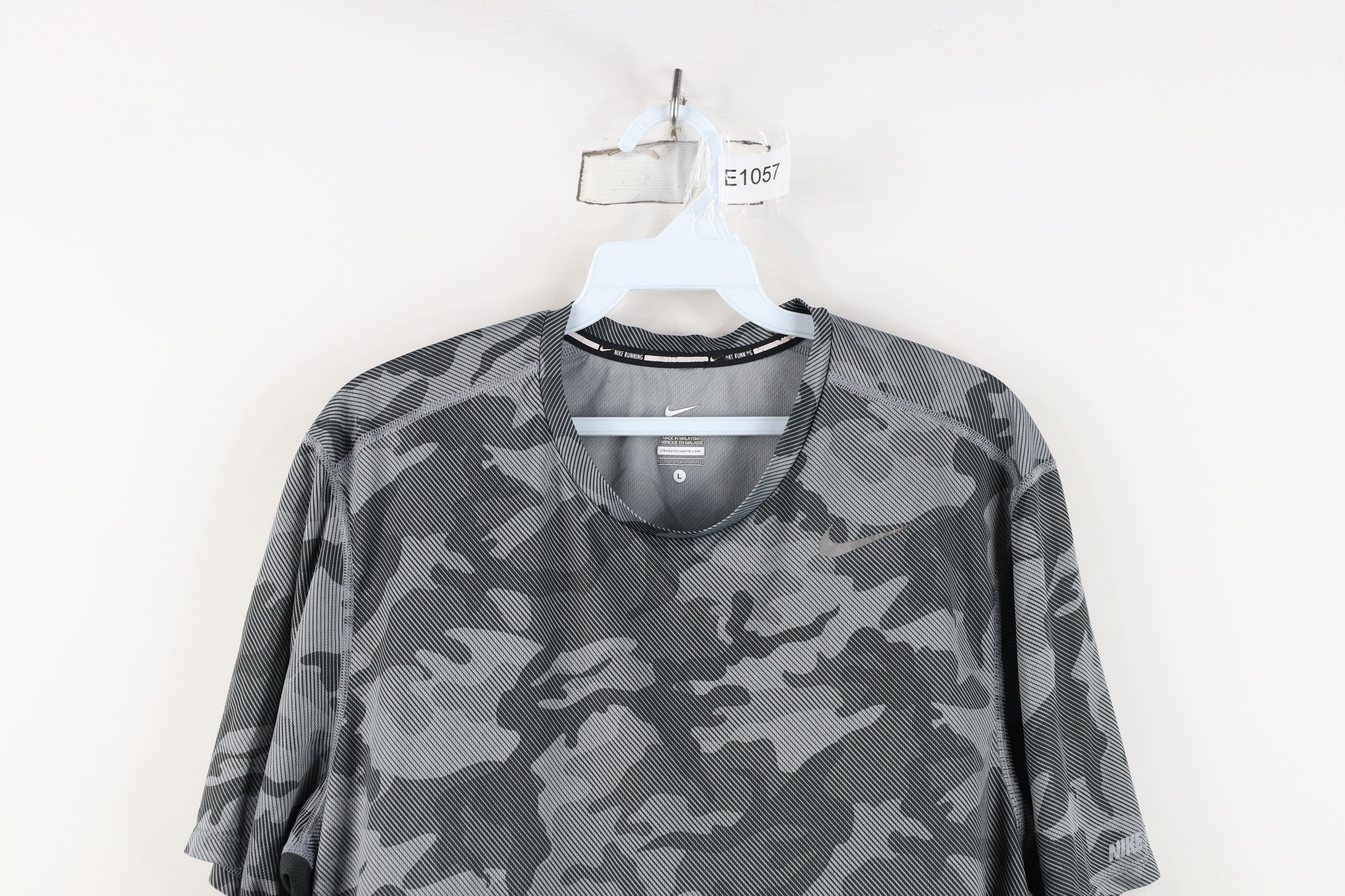 Nike Nike Running Travis Scott Mini Swoosh Camouflage T-Shirt Size US L / EU 52-54 / 3 - 2 Thumbnail