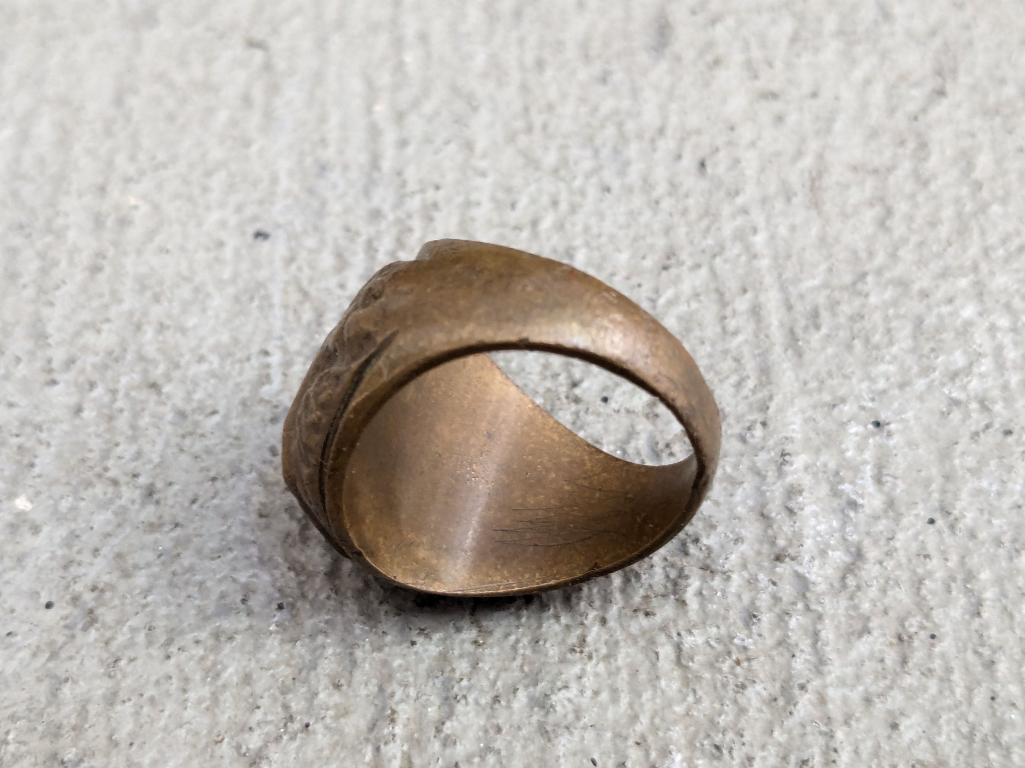 Jewelry Vintage Brass Ring Black Enamel 8.5 Square Inlay Signet Size ONE SIZE - 8 Thumbnail