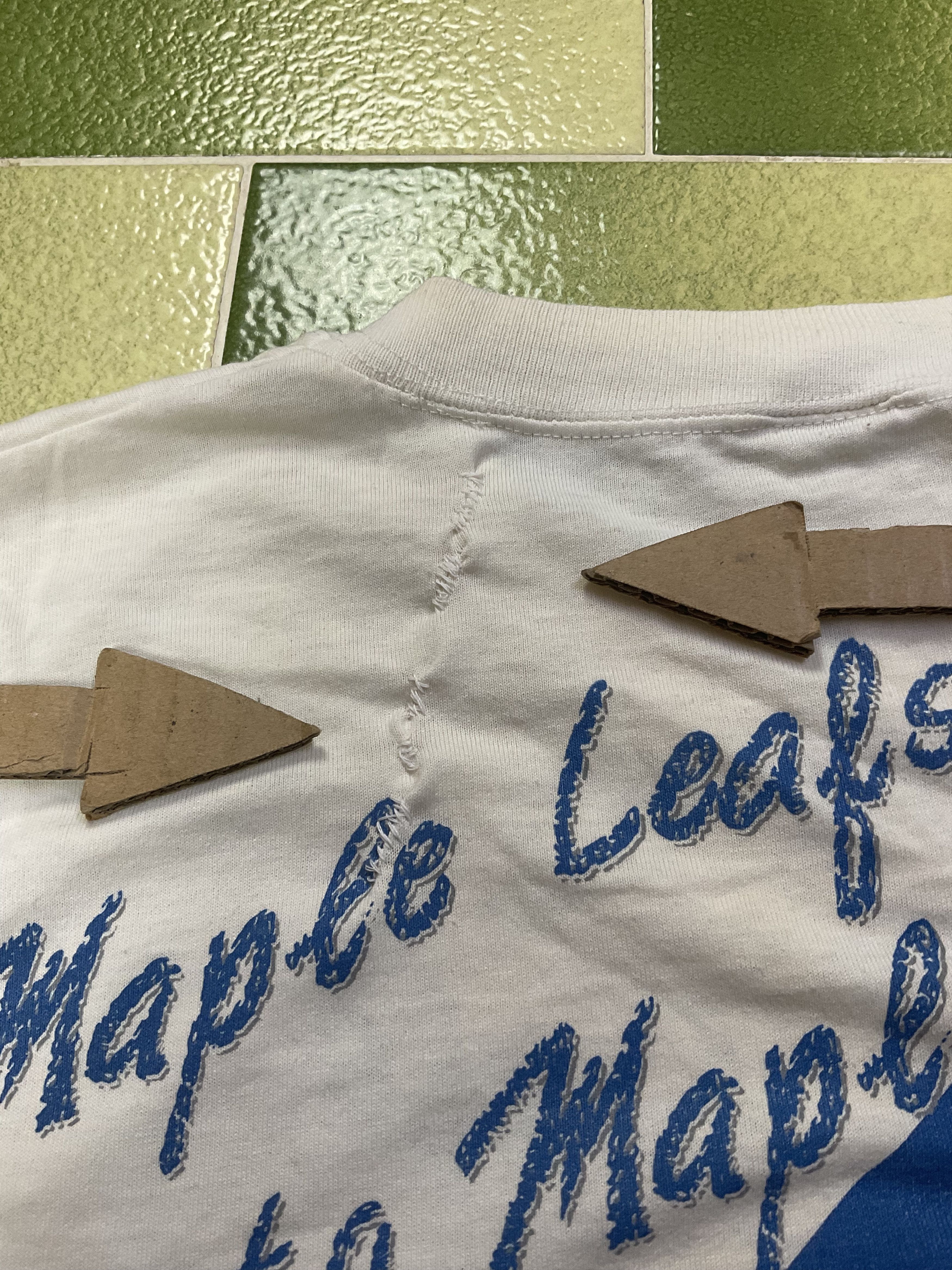 NHL Vintage Trashed 90s Toronto Maple Leaf All Over Print Tshirt Size US XL / EU 56 / 4 - 10 Thumbnail