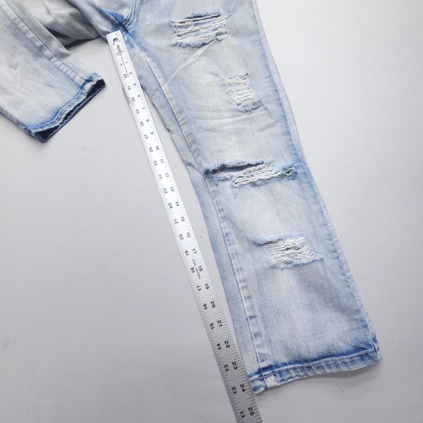 Volcom Volcom Jeans Boyfriend Slim Stoned Distressed Light Blue 32in Inseam 5 Juniors Size 5 USA Logo Crop 5-Pocket Denim Size 27" / US 4 / IT 40 - 5 Thumbnail