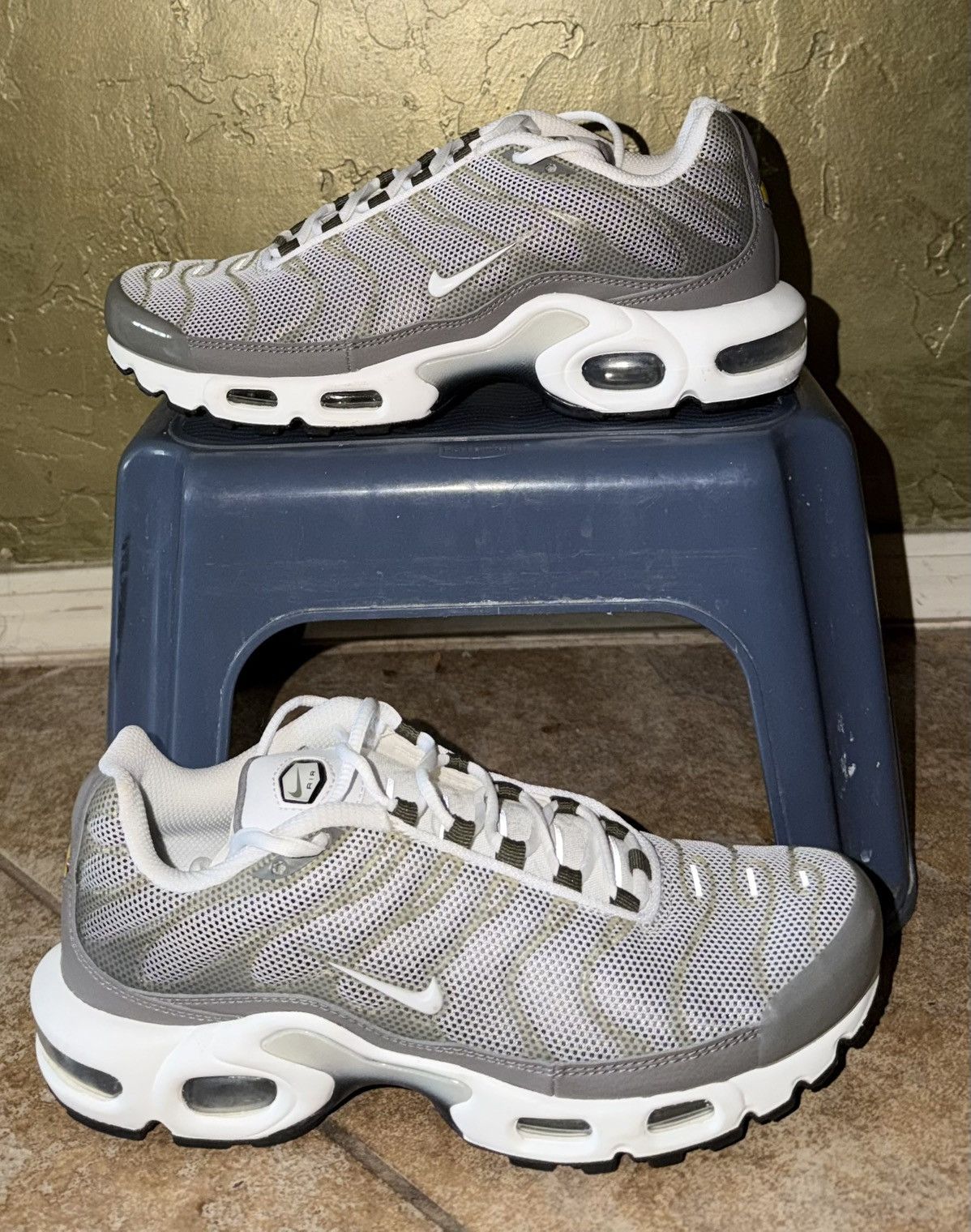 Nike Nike Air Max SE flat pewter Size US 6.5 / EU 39-40 - 1 Thumbnail
