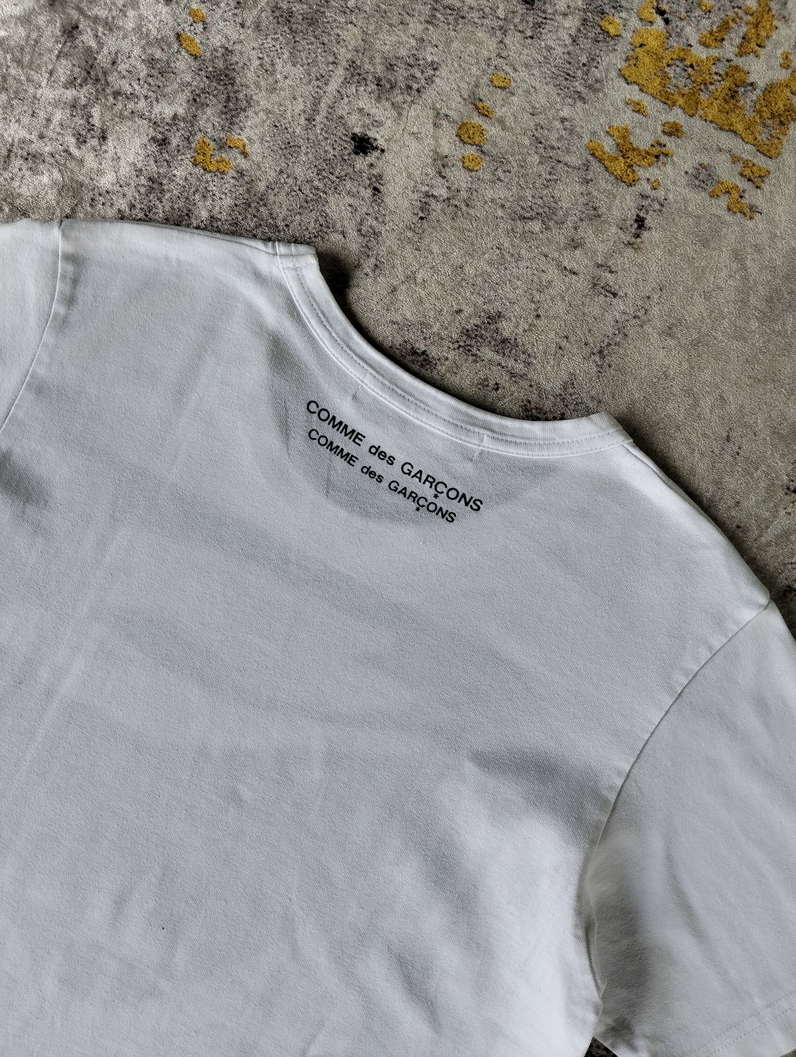 Comme des Garcons Geraldo De Barros Comme des Garcons Tee Shirt Size US S / EU 44-46 / 1 - 9 Thumbnail