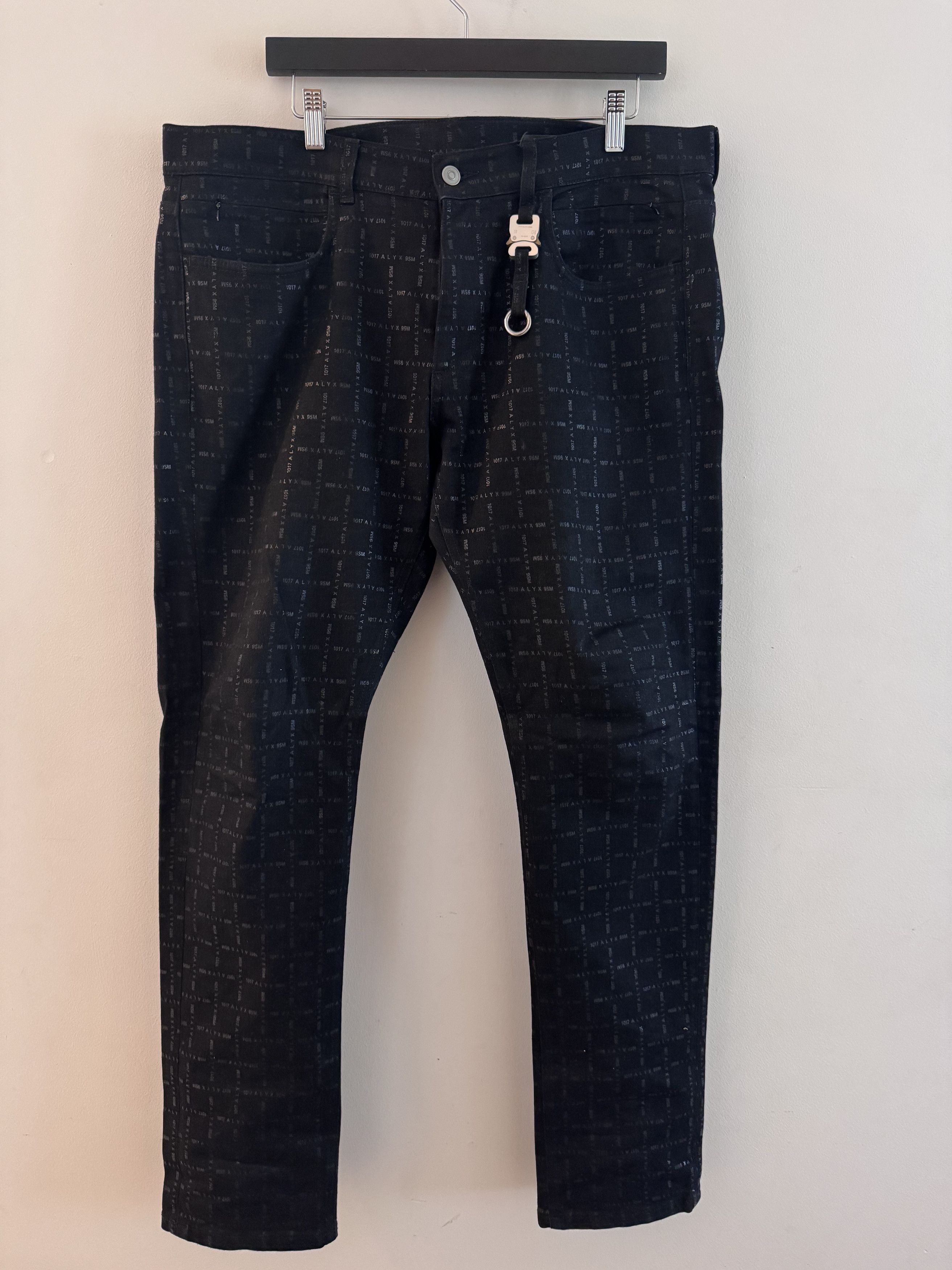 1017 ALYX 9SM Mid Rise Shine Denim Size US 36 / EU 52 - 1 Thumbnail