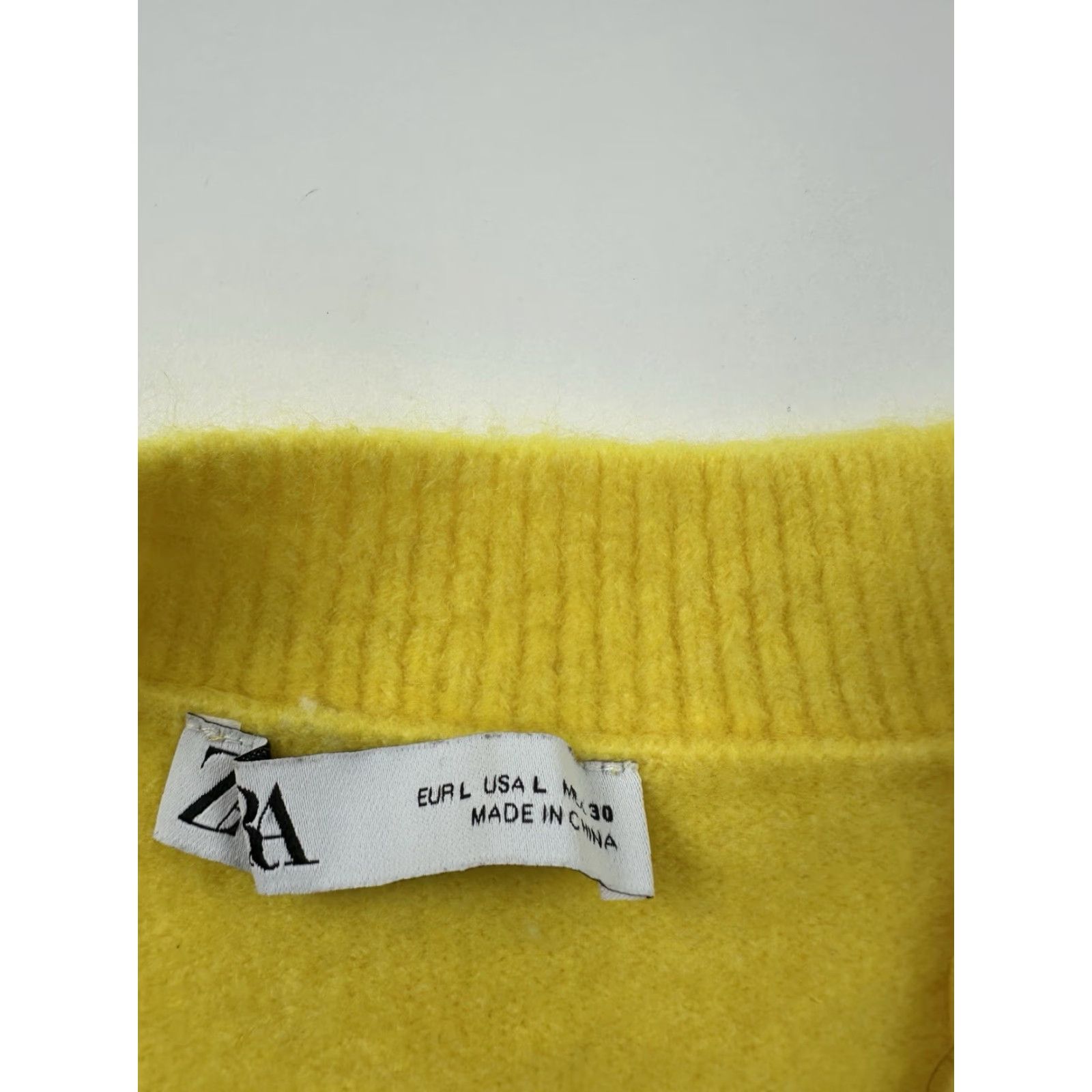 Zara Zara Sweater Womens Large Yellow V-Neck Pullover Wool Acrylic Polyester Wool Blend Size L / US 10 / IT 46 - 3 Thumbnail