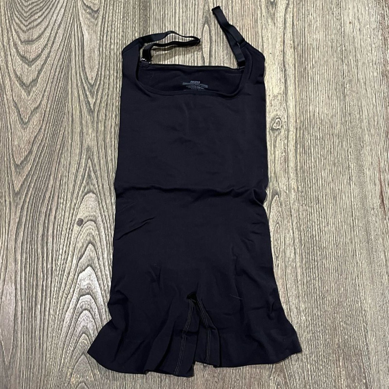 SKIMS NWOT Skims Everyday Sculpt Mid Thigh Bodysuit Scoop Neck Size L / US 10 / IT 46 - 1 Thumbnail