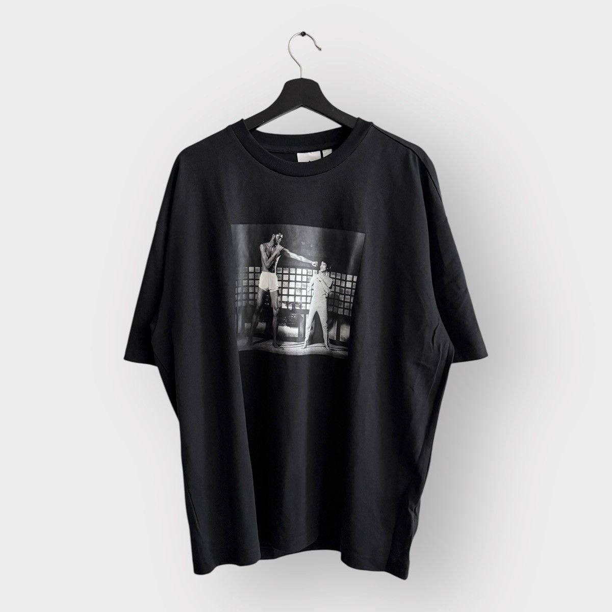 Adidas RARE! Adidas Originals x Bruce Lee BL KICK Tee (L) Size US L / EU 52-54 / 3 - 1 Thumbnail