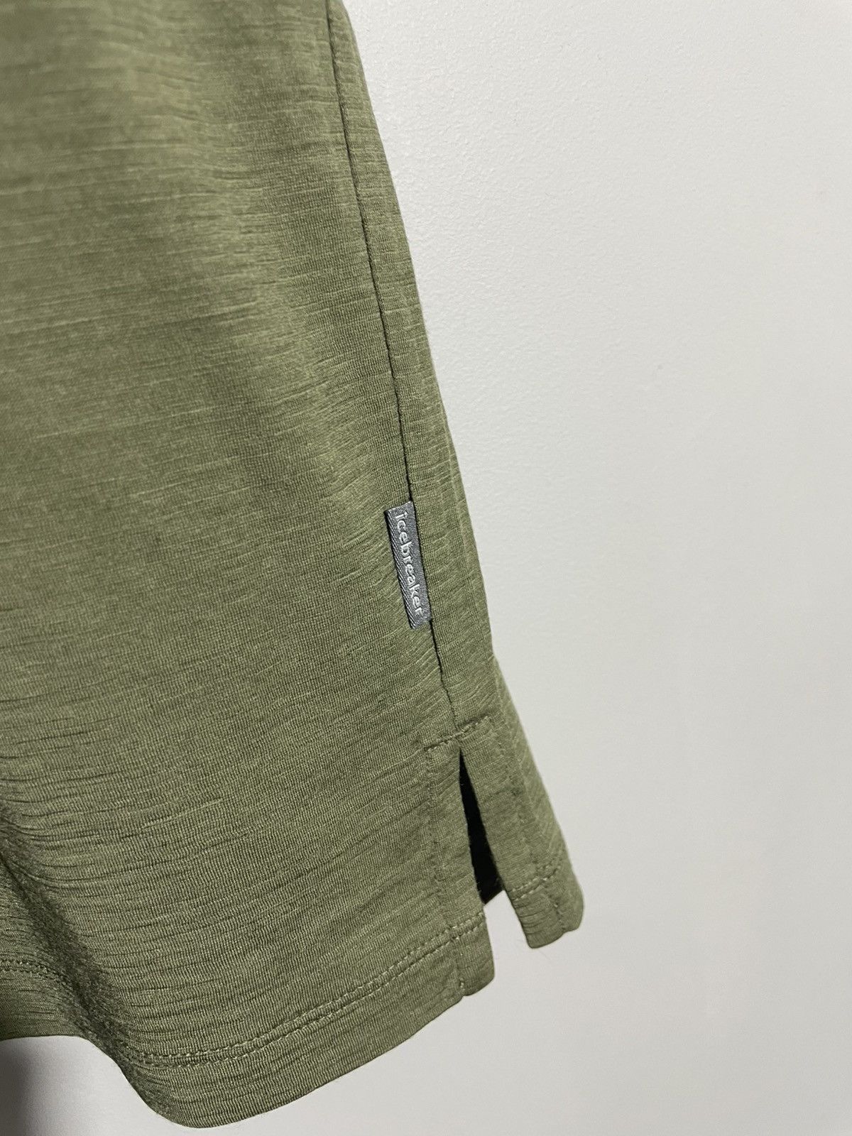Icebreaker Ice Breaker Merino Wool Men’s Olive Polos size XXL Size US XXL / EU 58 / 5 - 7 Thumbnail