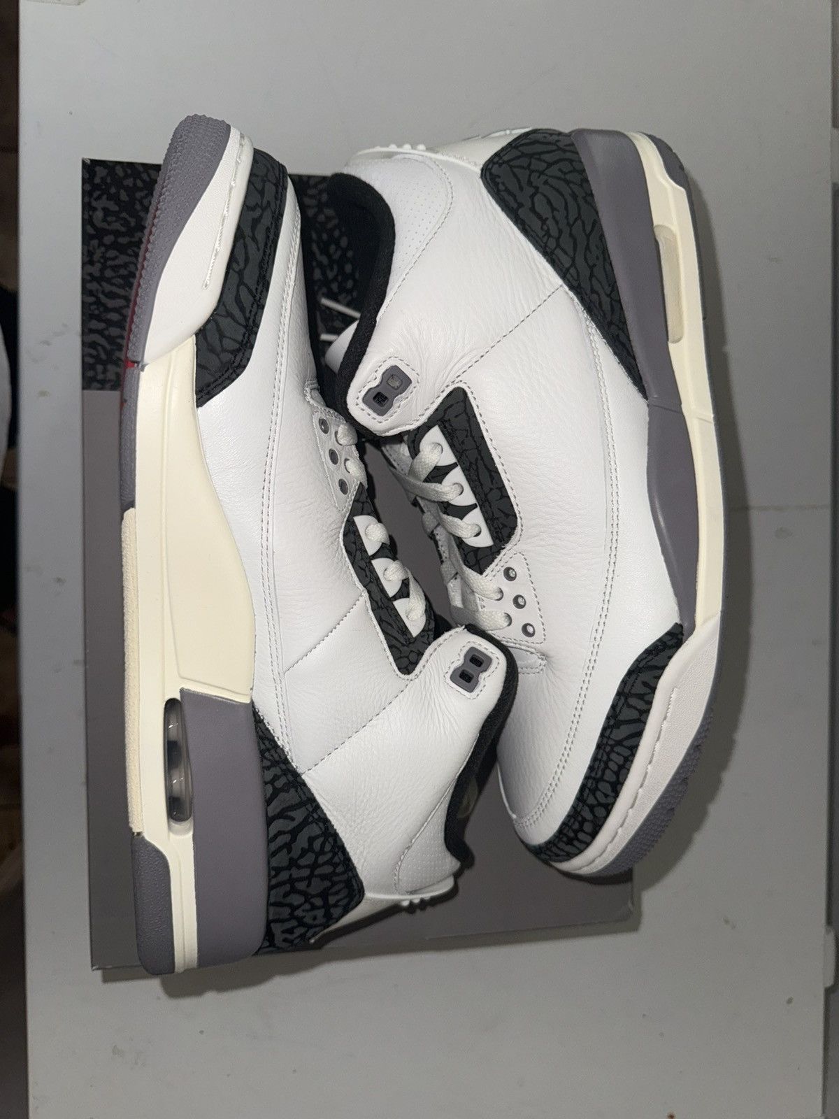 Jordan Brand Jordan retro 3 cement grey Size US 11.5 / EU 44-45 - 1 Thumbnail