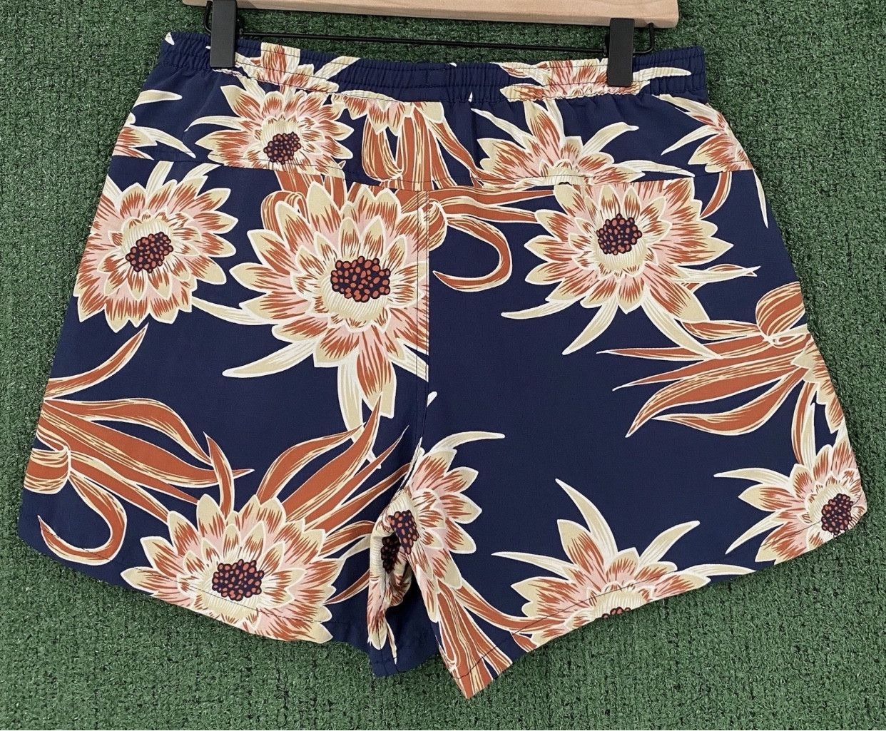 Patagonia Patagonia Baggies Cereus Flower Navy Patterned Shorts Medium Size 32" / US 10 / IT 46 - 5 Thumbnail