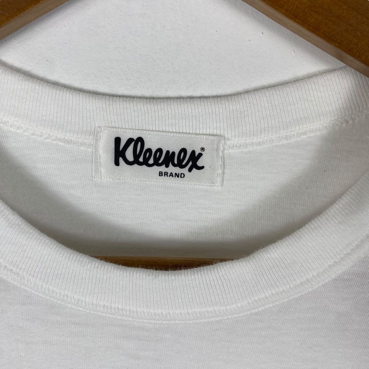 Vintage Vintage 90's KLEENEX BRAND The Softest Ever Promo Tee Shirt Size US S / EU 44-46 / 1 - 5 Thumbnail