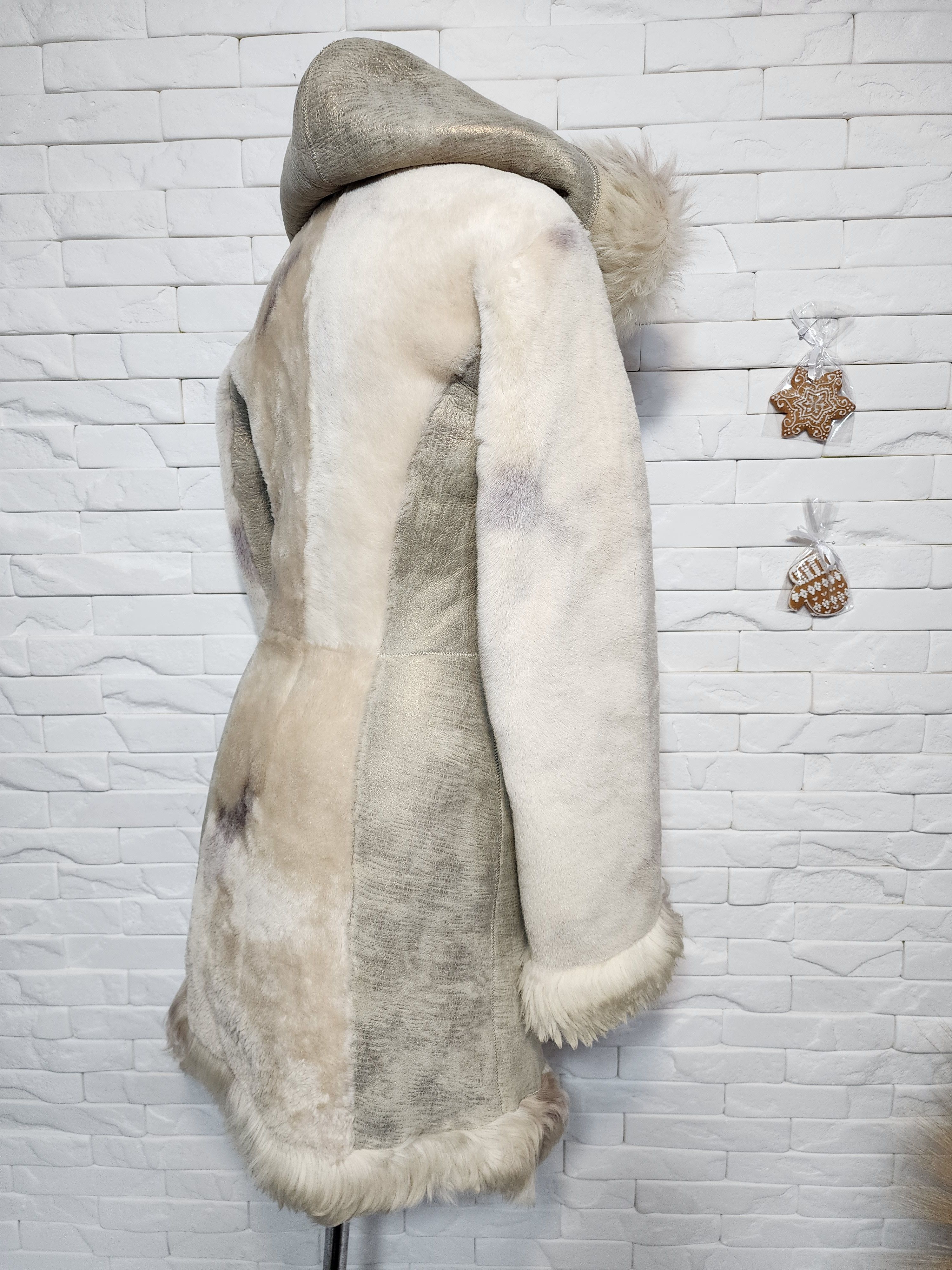 Uniqlo Beige and Golden Fur Coat: Hooded Genuine Fur Winter Jacket Size S / US 4 / IT 40 - 5 Thumbnail