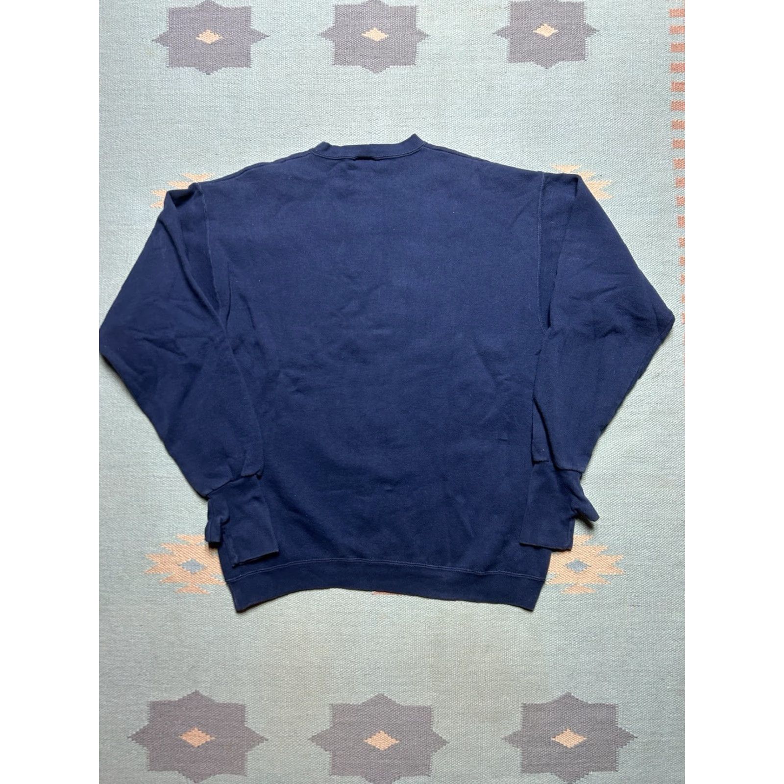 Vintage VINTAGE Handcuffs Sweatshirt Crewneck Men L Navy blue fade Large Pullover Skate Snowboard Size US L / EU 52-54 / 3 - 6 Thumbnail