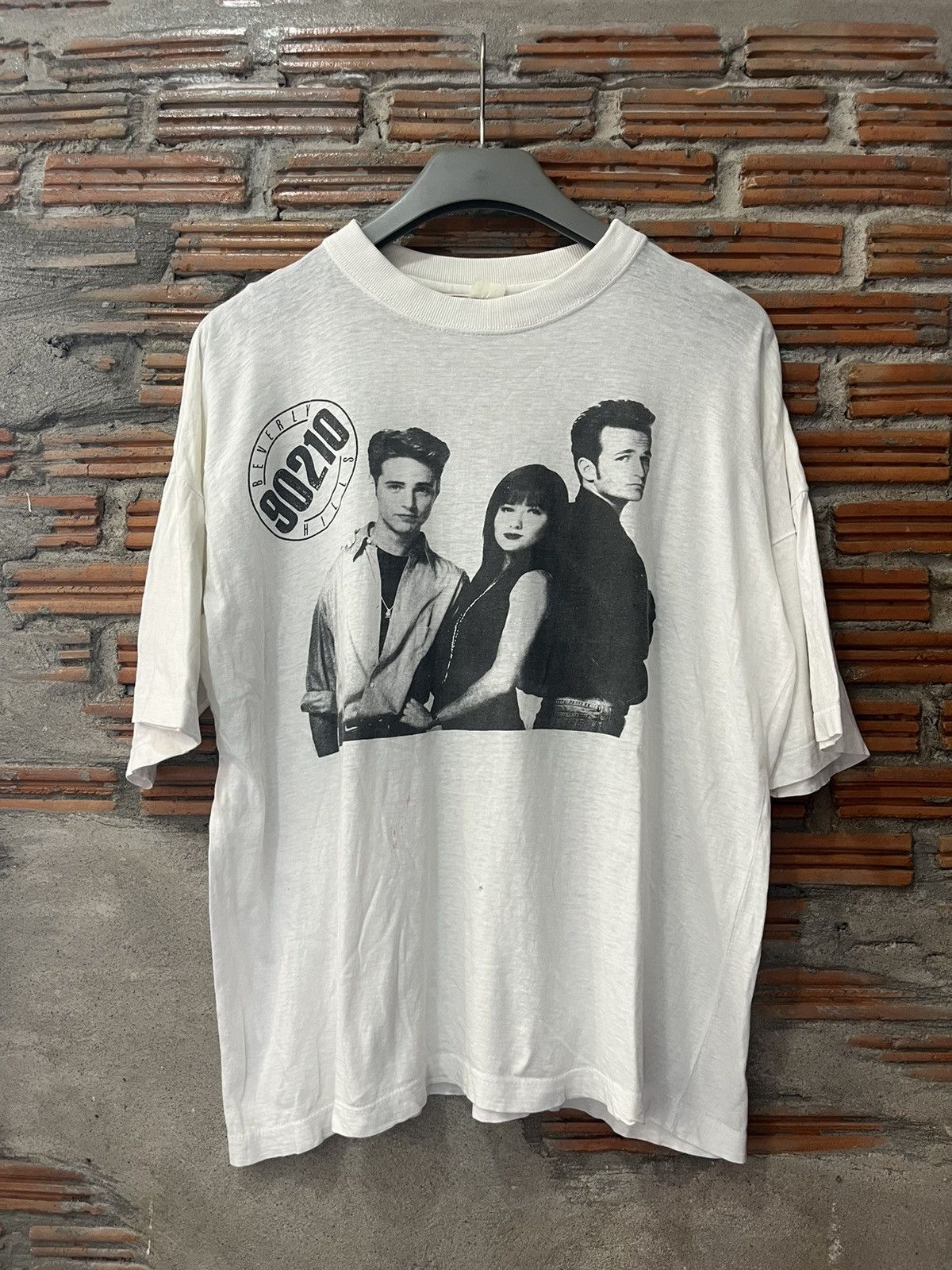 Arts & Science Vintage BEVERLY HILLS 90210 photo Promo series 90’s Tshirt Size US L / EU 52-54 / 3 - 2 Thumbnail