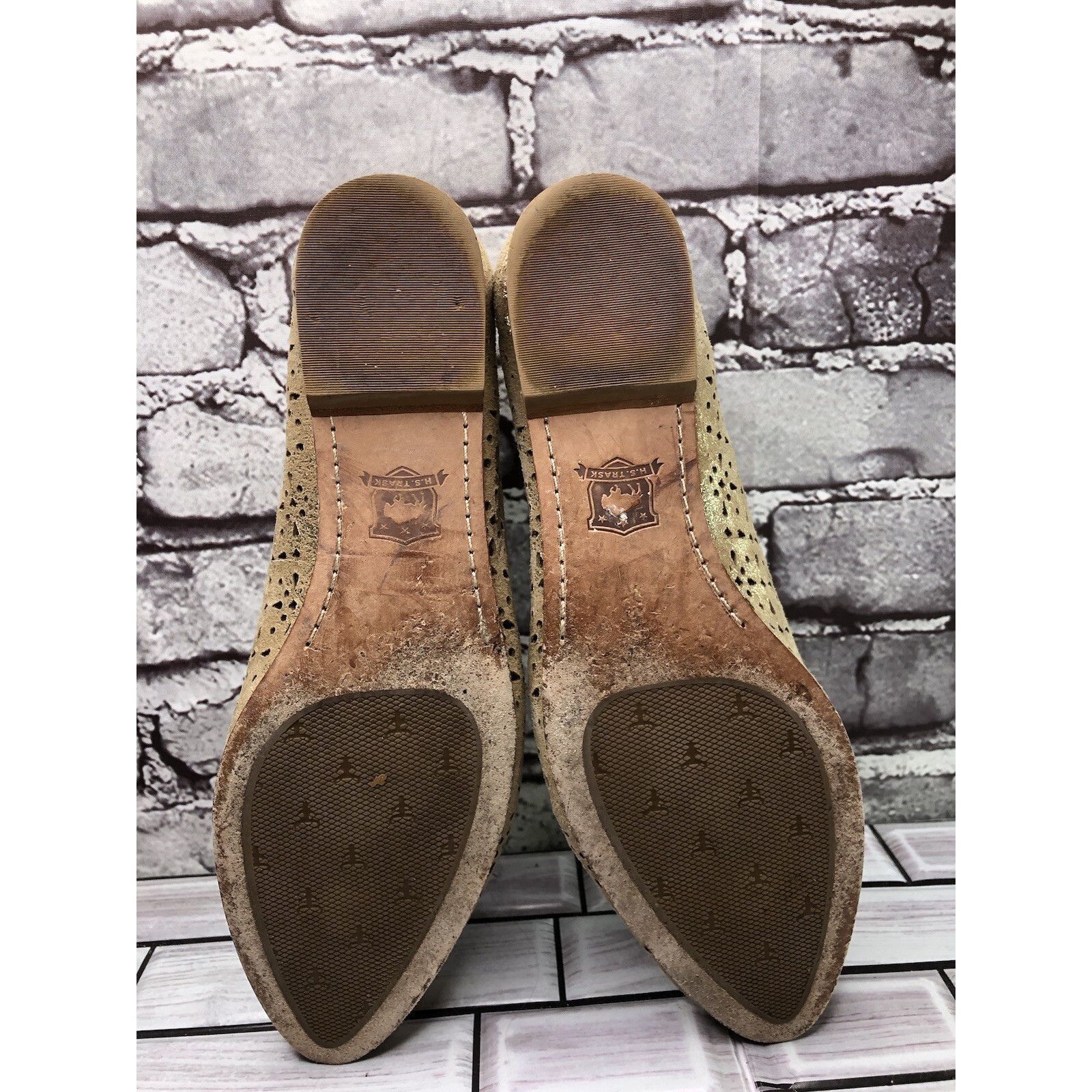 Trask H.S. Trask Gold Leather Shimmer Slip On Perforated Shoes Wom Size US 7.5 / IT 37.5 - 14 Thumbnail