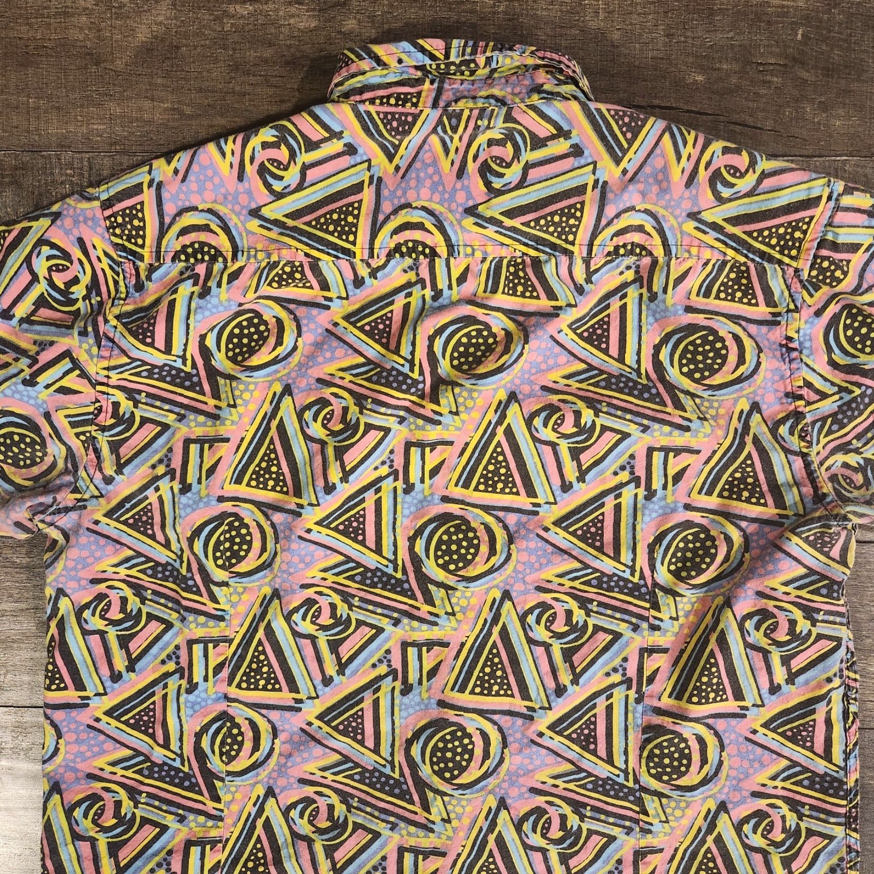 Bell Massive Shirt Pink 90s Saved By The Bell Casual Short Sleeve Button-Down Size L Mens Pink 90s Saved By The Bell Vintage? Size US L / EU 52-54 / 3 - 6 Thumbnail