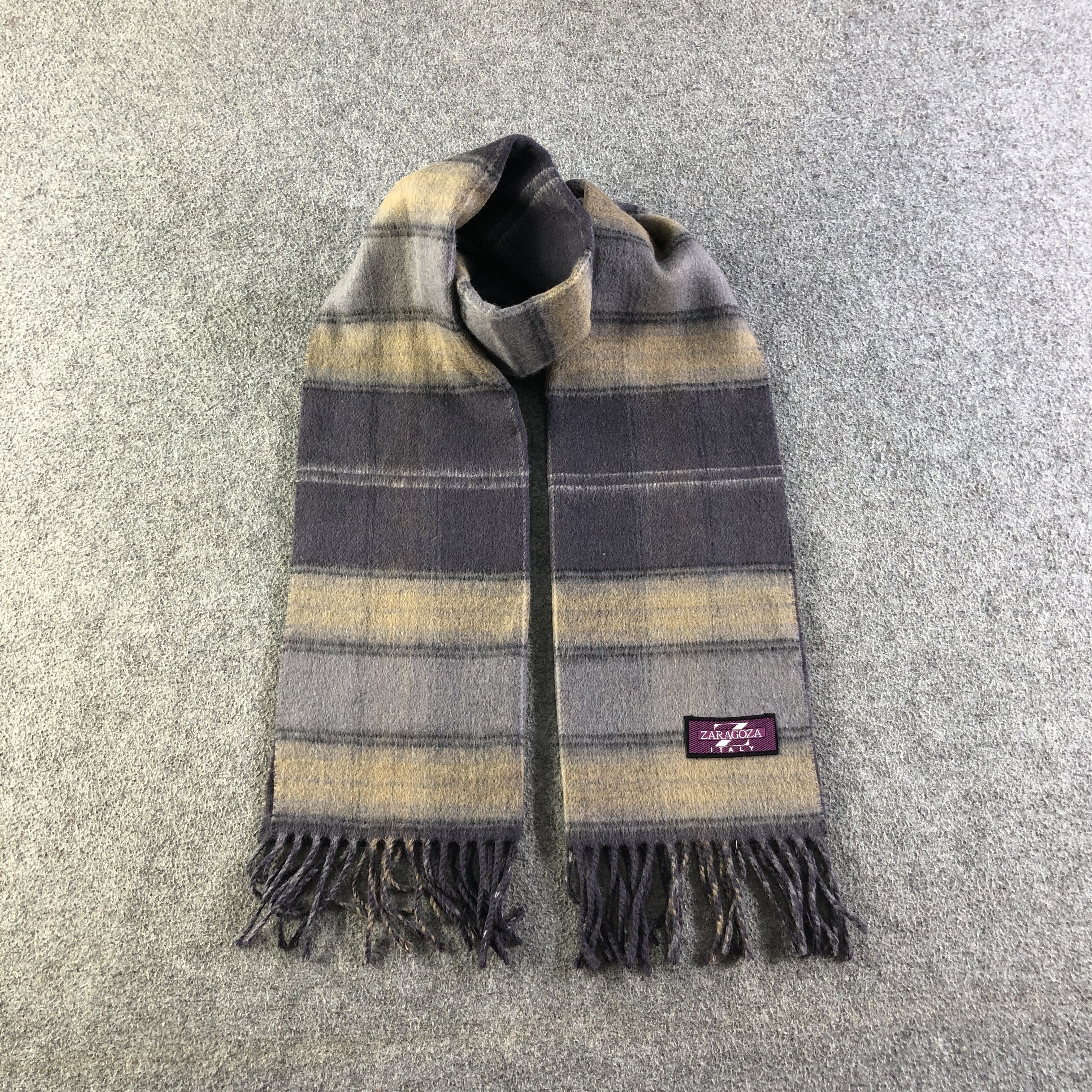 Vintage Zaragoza Italy Wool Scarf Muffler V2733 Size ONE SIZE - 1 Thumbnail