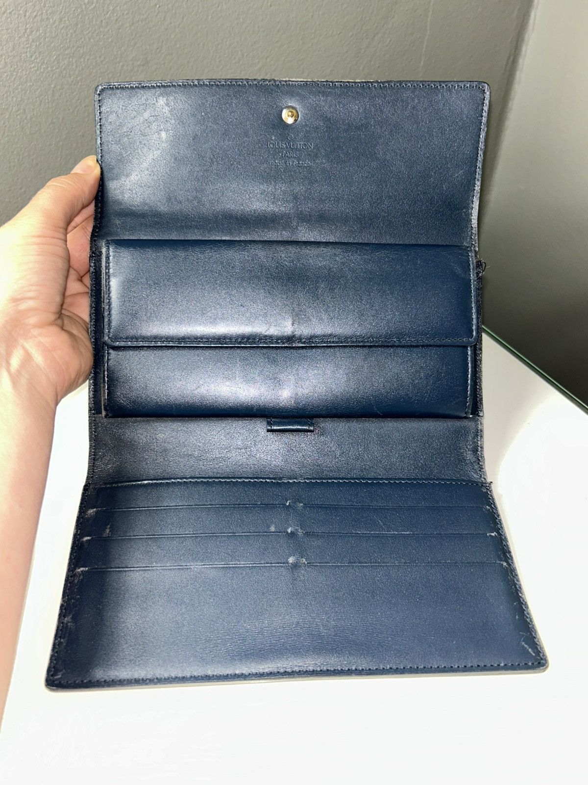 Louis Vuitton Louis Vuitton Gray Vernis Mat Porte Tresor Int’l Wallet Size ONE SIZE - 4 Thumbnail