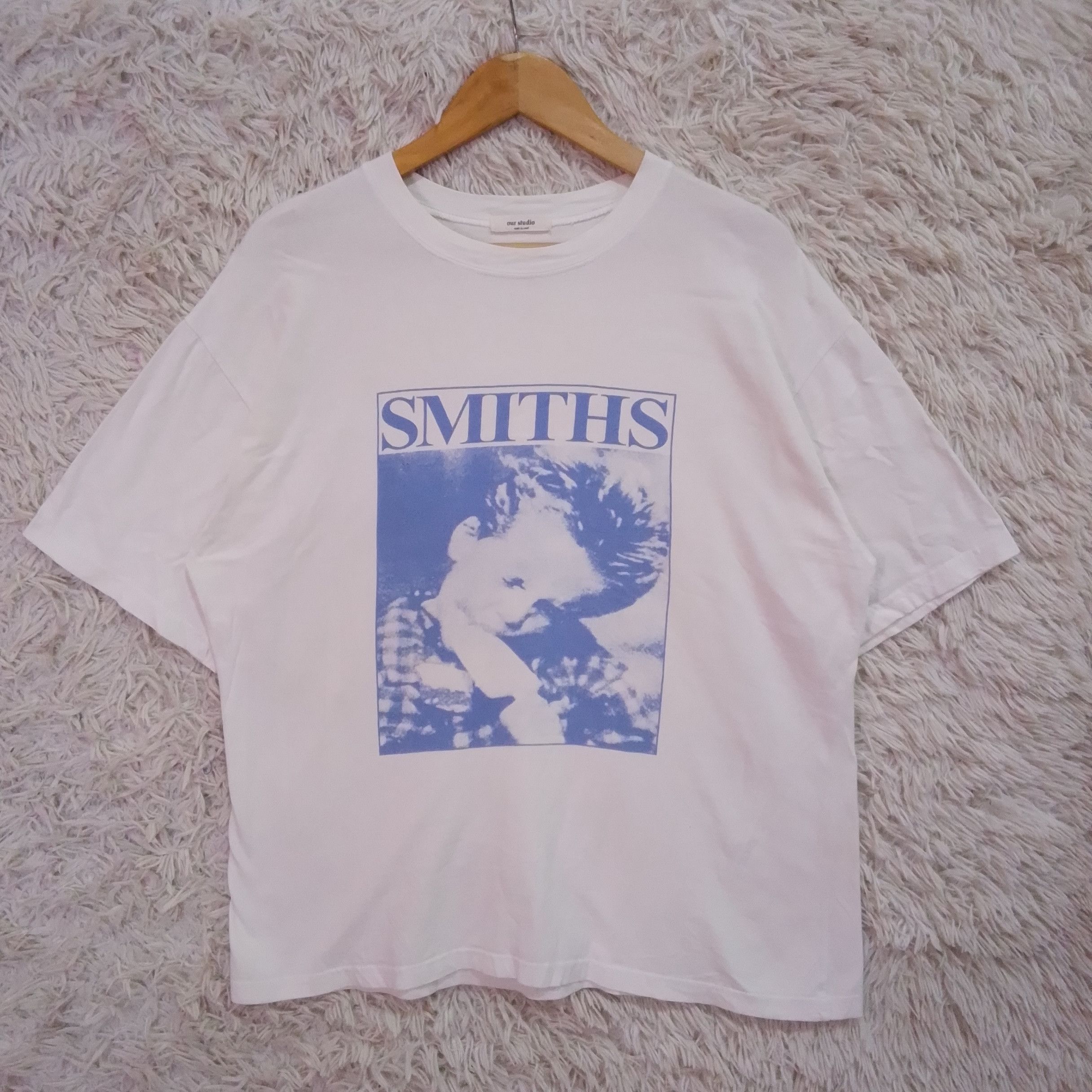 Band Tees The Smith There Is A Light Never Goes Out T-shirt Size US L / EU 52-54 / 3 - 1 Thumbnail