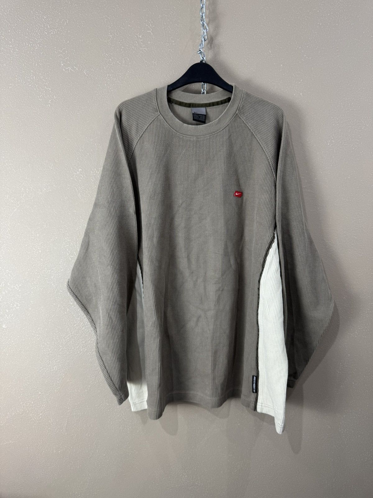 Nike Vintage Nike 00s Sweatshirt Crewneck Center swoosh logo Size US XL / EU 56 / 4 - 1 Thumbnail