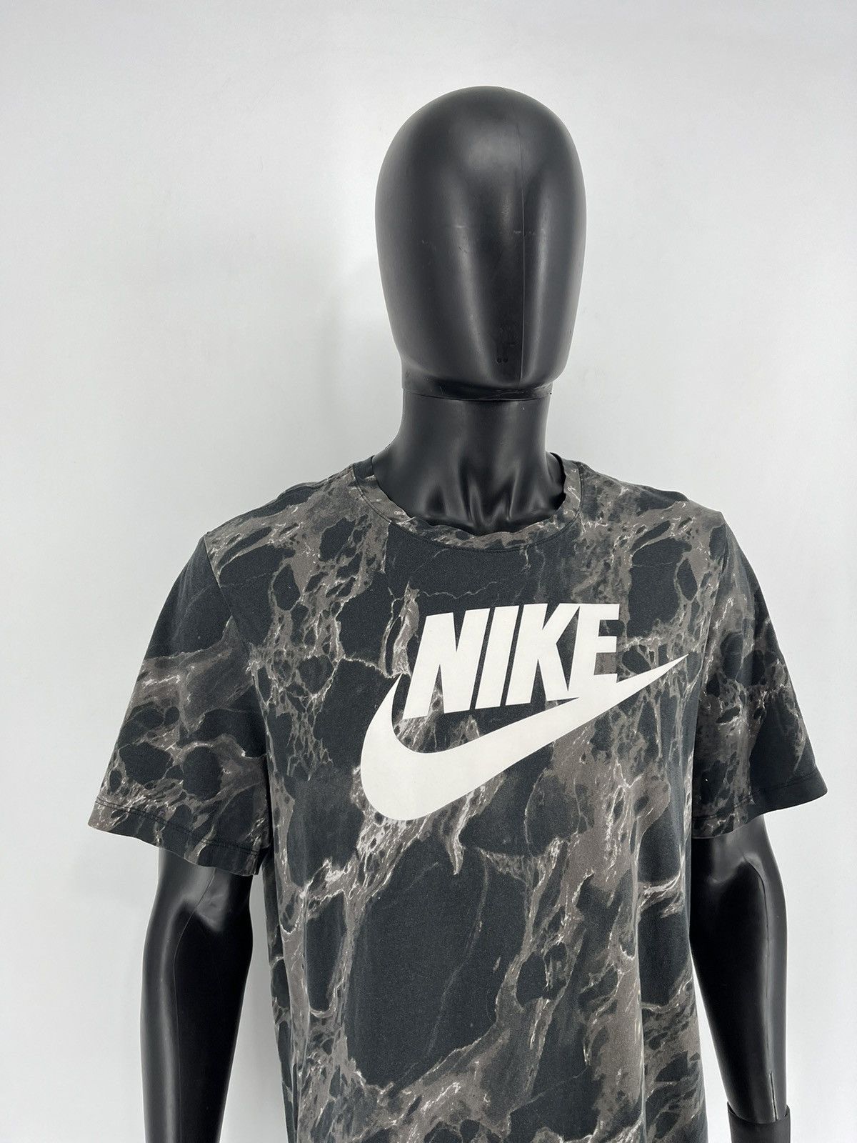 Nike × Vintage Nike Vintage Fire T-Shirt Y2K Nike Big Swoosh Streetwear Size US XL / EU 56 / 4 - 3 Thumbnail