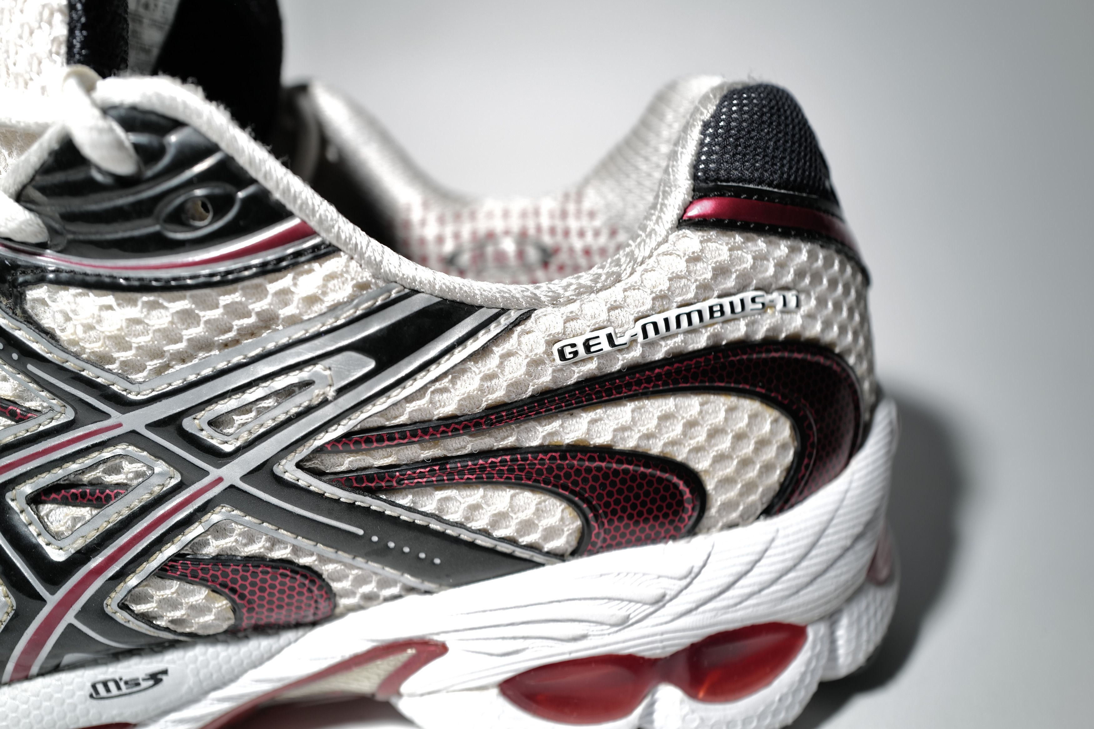 Asics ASICS x Vintage Gel-Nimbus 11 Y2K Running Sneakers Size US 10.5 / EU 43-44 - 2 Thumbnail