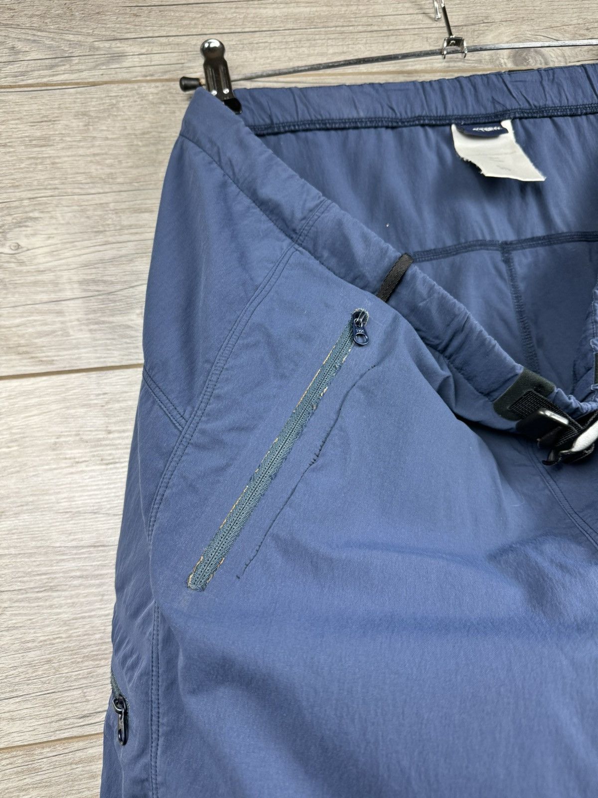 Arc’teryx Outdoor pants y2k Drill style Gorpcore size S