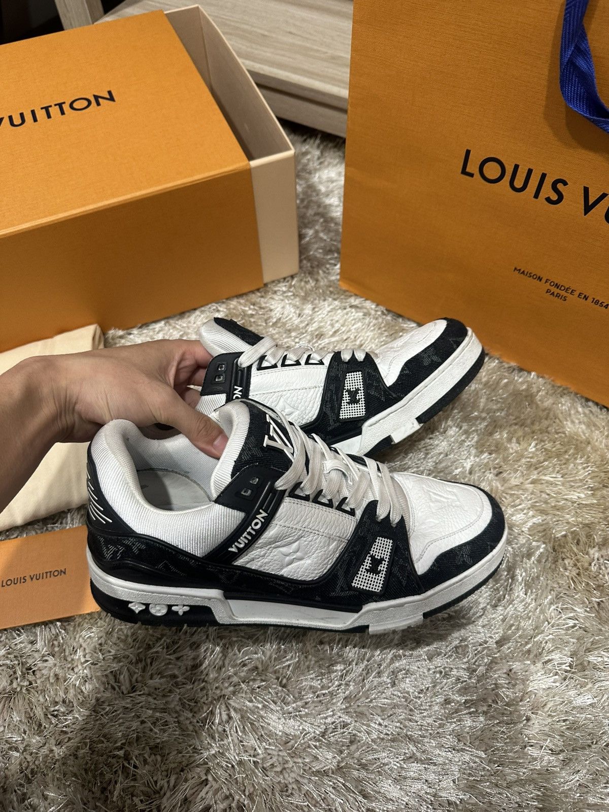 Louis Vuitton Louis Vuitton Trainers - Black & White Size US 6.5 / EU 39-40 - 2 Thumbnail