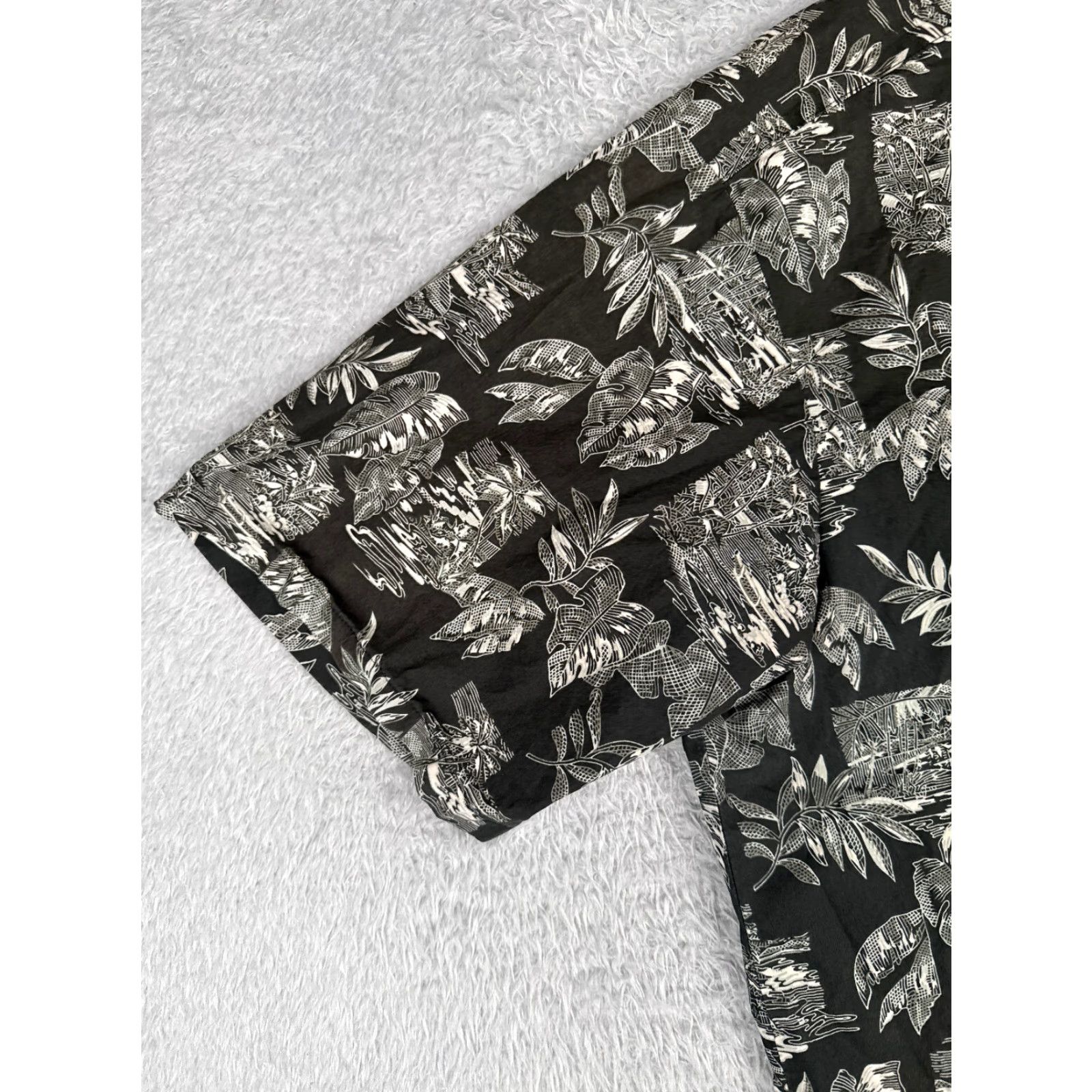 Vintage VINTAGE Cooke Street Hawaiian Shirt XL Black Floral 100% Cotton Button-Up Aloha Mens Size US XL / EU 56 / 4 - 3 Thumbnail