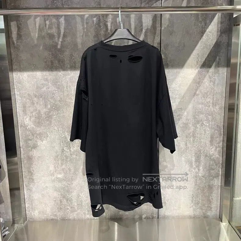 Balenciaga Balenciaga Double hook hole destruction short sleeve Size US S / EU 44-46 / 1 - 2 Thumbnail