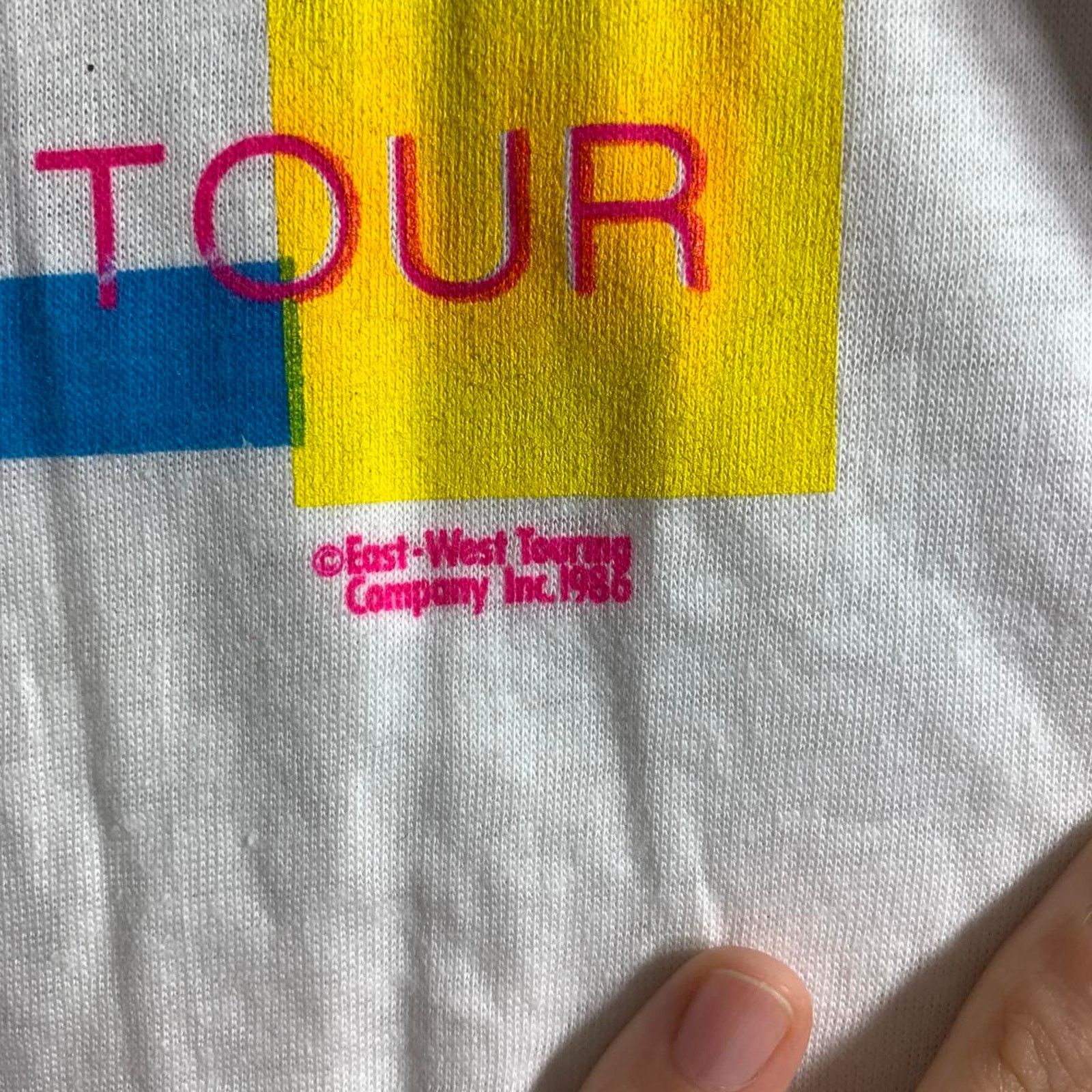 Vintage 1986 BOB DYLAN TOM PETTY AND THE HEARTBREAKERS tee shirt L Size US L / EU 52-54 / 3 - 6 Thumbnail