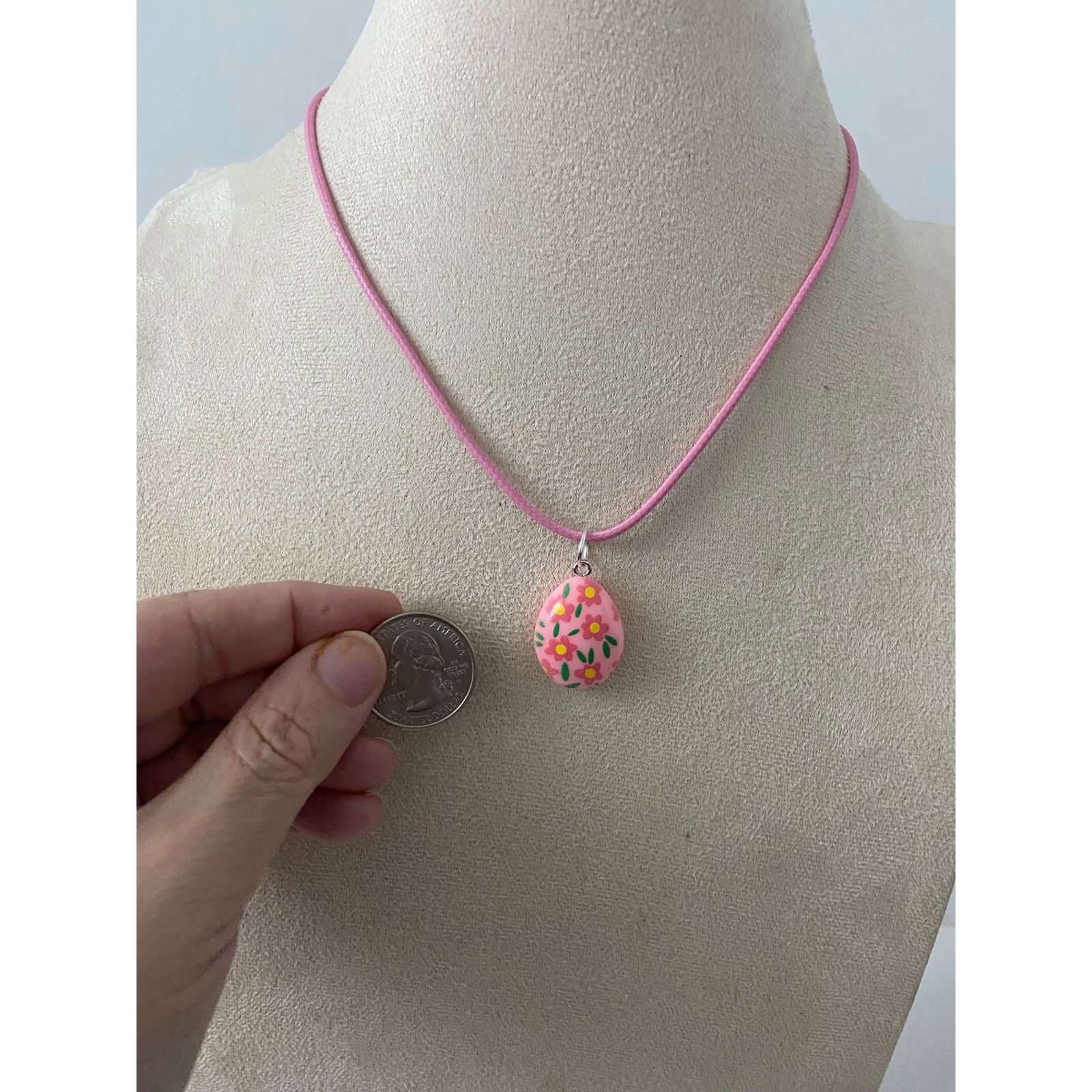 Handmade pink easter egg pendant necklace Size ONE SIZE - 2 Thumbnail