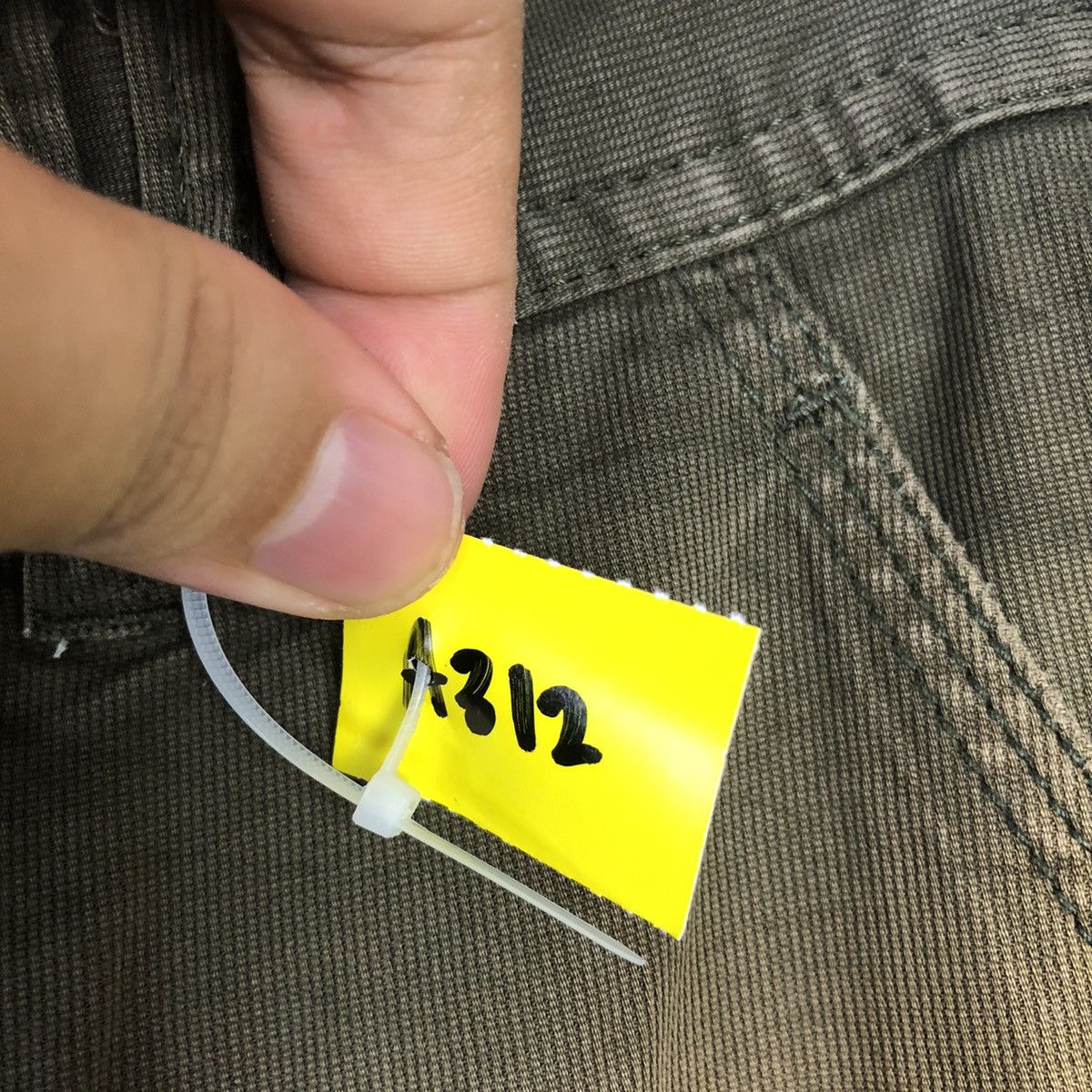 Faded Glory Rattle Trap Brown faded Cargo Multipocket Pants #A312 Size US 31 - 15 Thumbnail