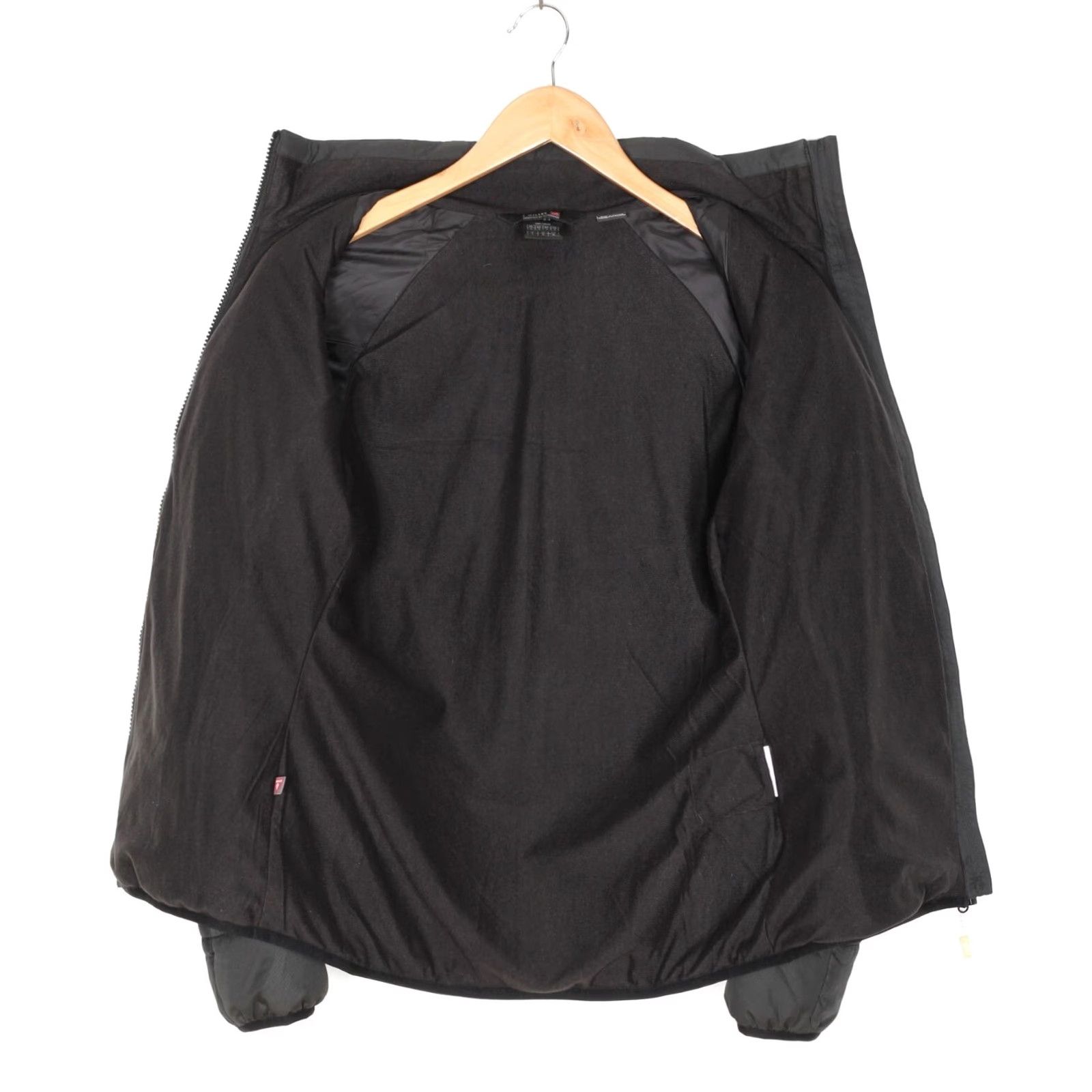 Vintage MILLET Jacket Men S PRIMALOFT Padded Austria Logo Quilted All Seasons Full Zip Short Black MJ5310 Mens Size US S / EU 44-46 / 1 - 3 Thumbnail