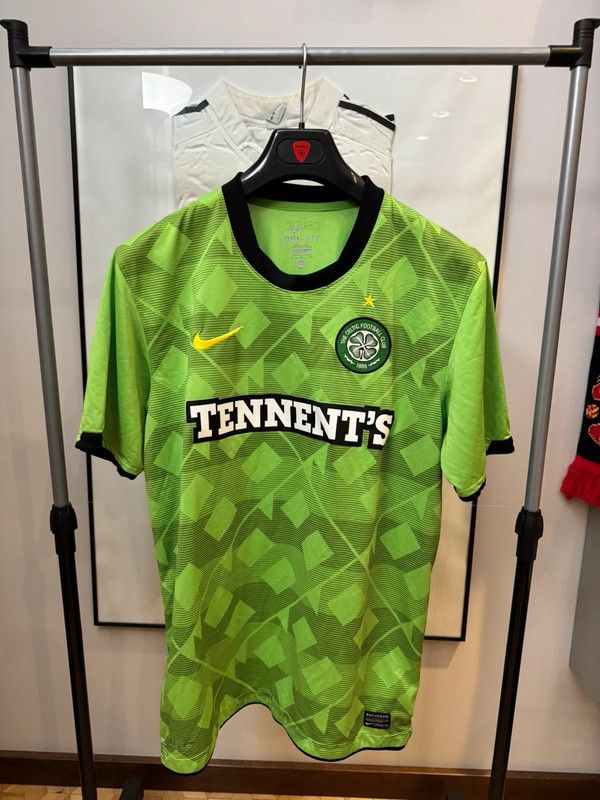 Nike × Vintage Nike Vintage Celtic Glasgow 2010 Away Jersey L Size US L / EU 52-54 / 3 - 1 Thumbnail