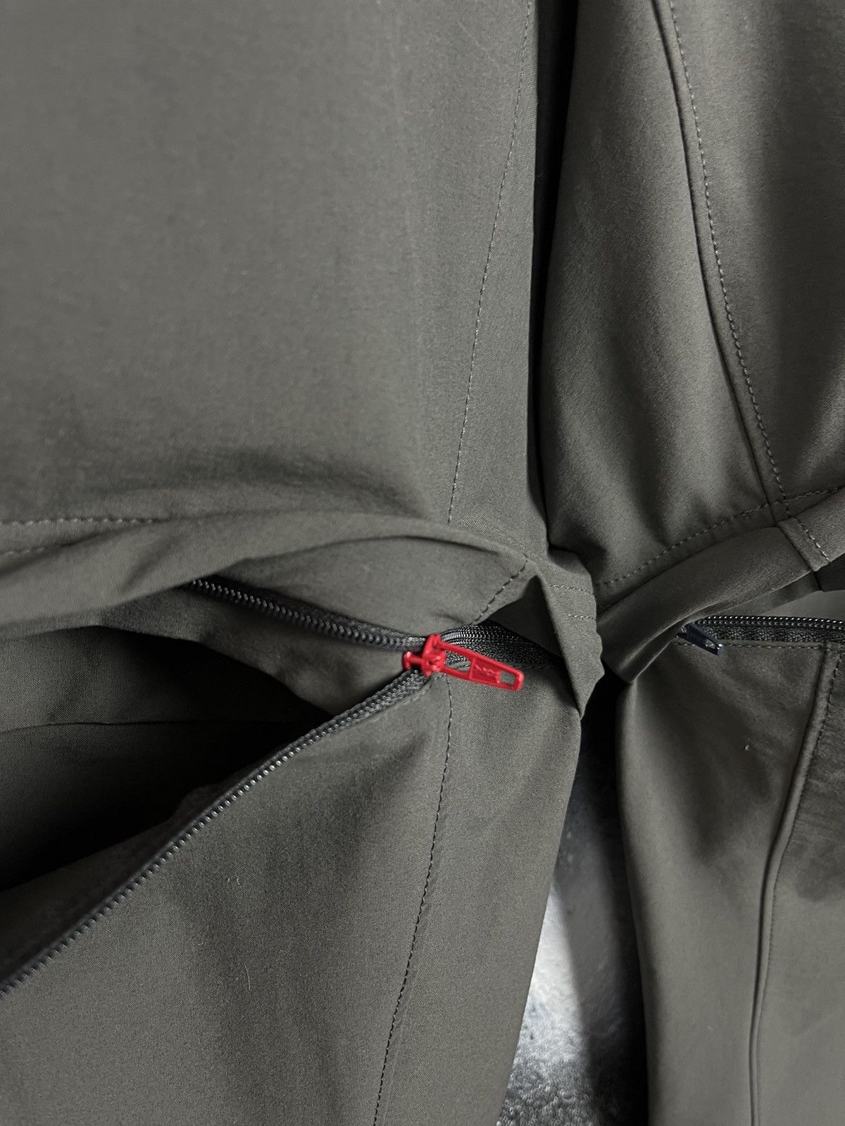 The North Face The North Face Outdoor Grey Cargo Transformer Pants WMNS Size 8 Size 30" / US 8 / IT 44 - 15 Thumbnail