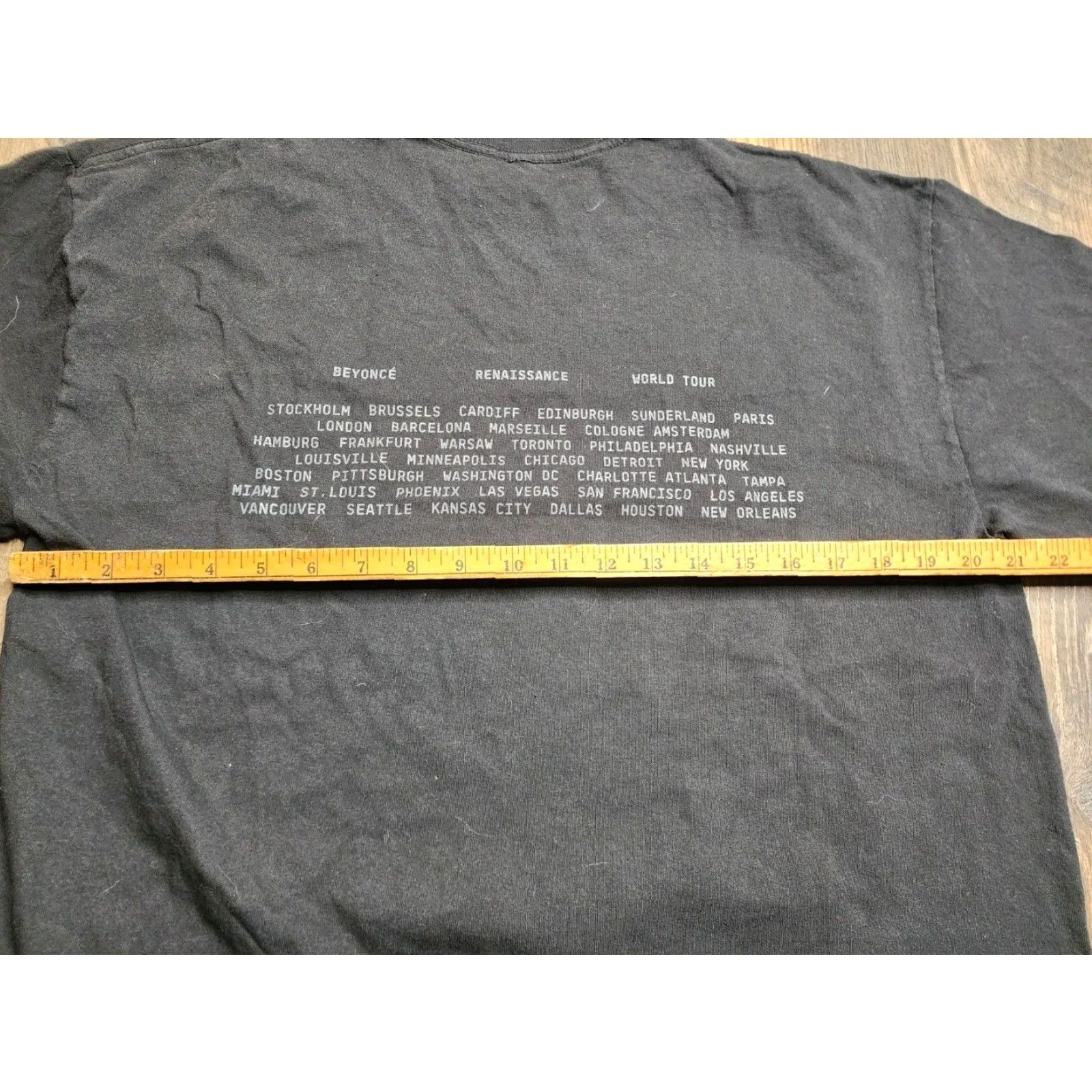 Vintage Beyoncé Renaissance World Tour 2023 Double Sided T Shirt Black Large Mens Size US L / EU 52-54 / 3 - 3 Thumbnail
