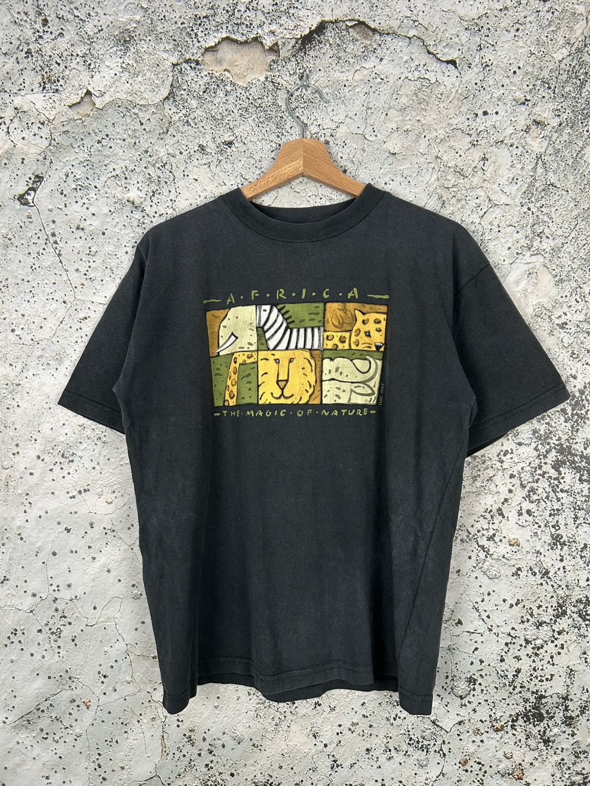 Vintage Africa Graphic Tee Animal Safari Rock Skate Punk
