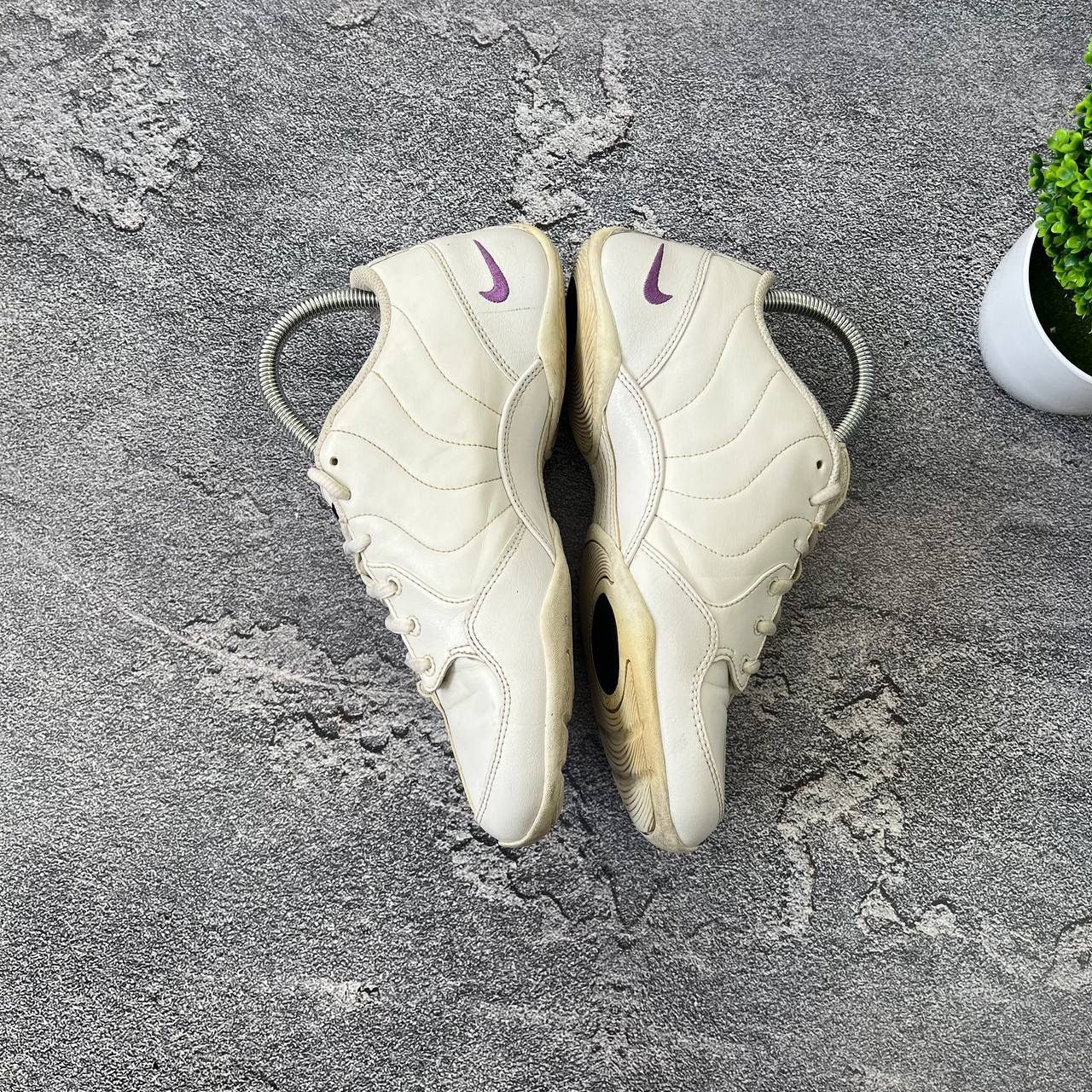 Nike Vintage 00s Y2k Nike Sneakers hype rare shoes.Size US 7.5 Size US 7.5 / EU 40-41 - 7 Thumbnail