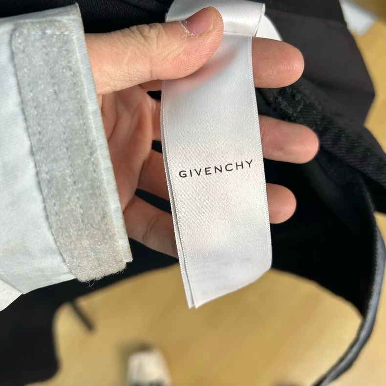 Givenchy Givenchy ChitoFW22 joint logo coat Size US M / EU 48-50 / 2 - 4 Thumbnail